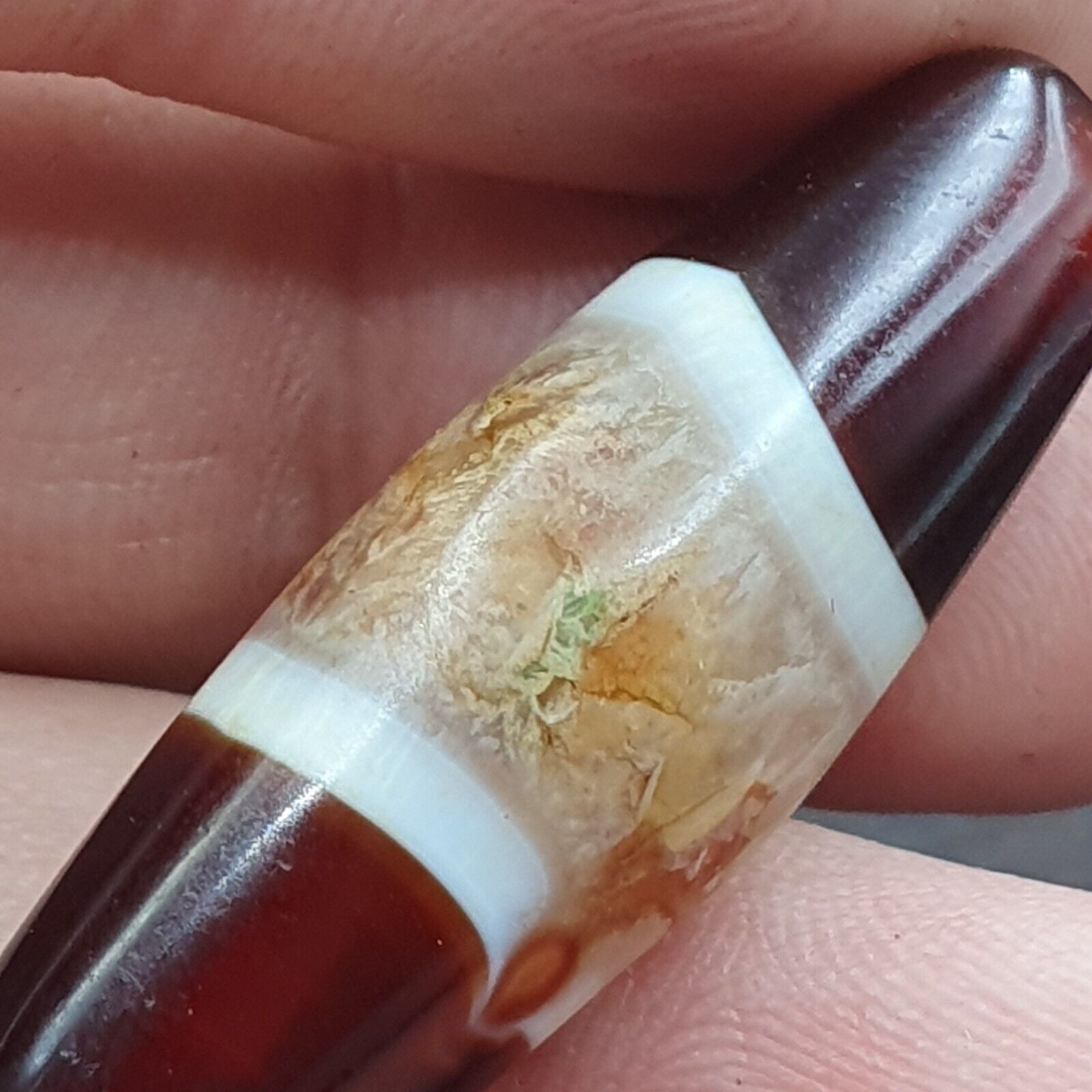 Very rare unique Pattern Yemeni Middle Eastern Natural Red Agate Amulet