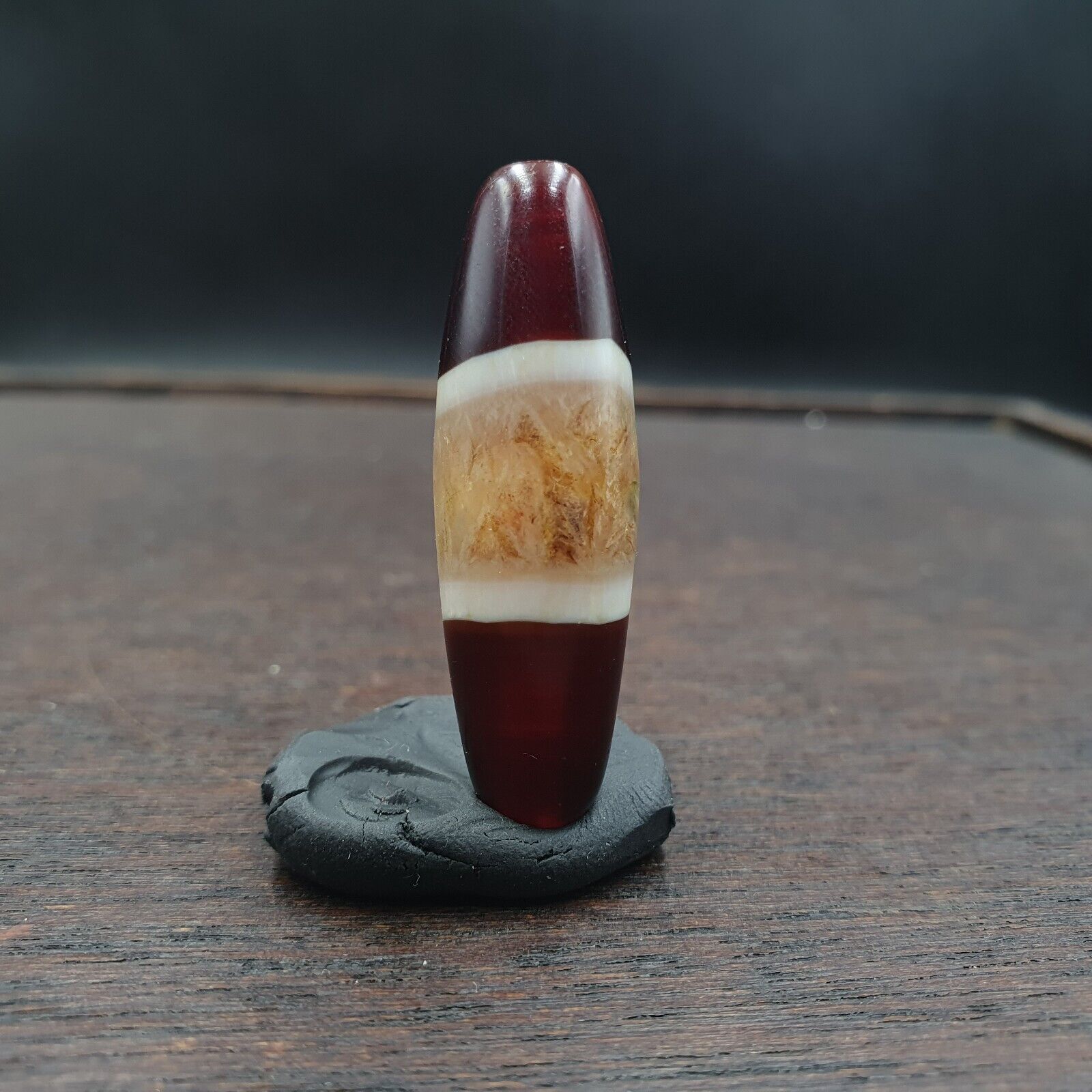 Very rare unique Pattern Yemeni Middle Eastern Natural Red Agate Amulet