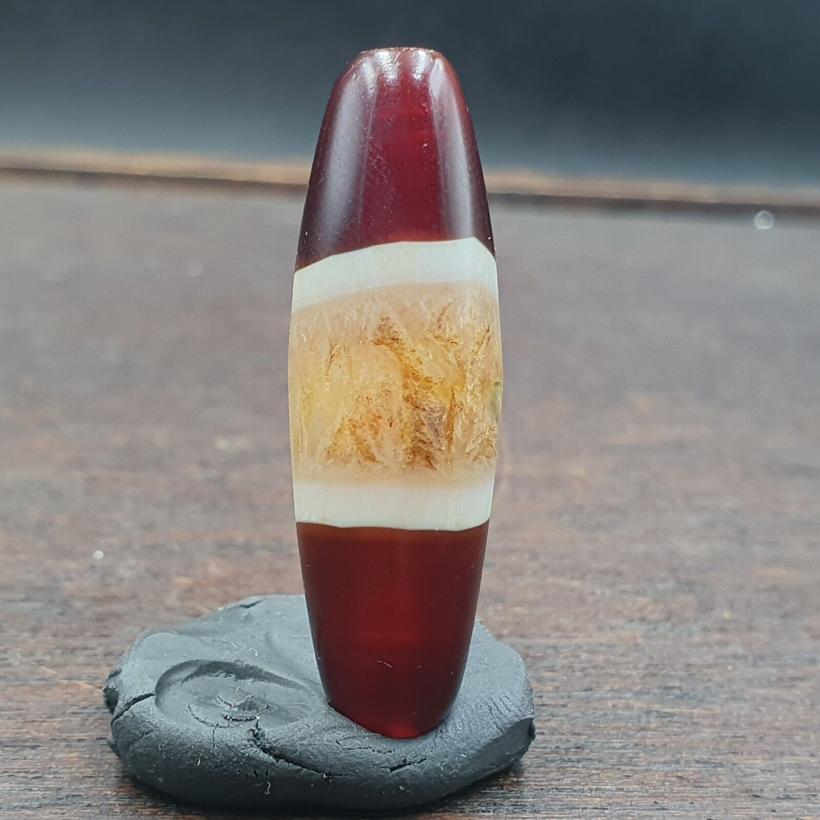 Very rare unique Pattern Yemeni Middle Eastern Natural Red Agate Amulet