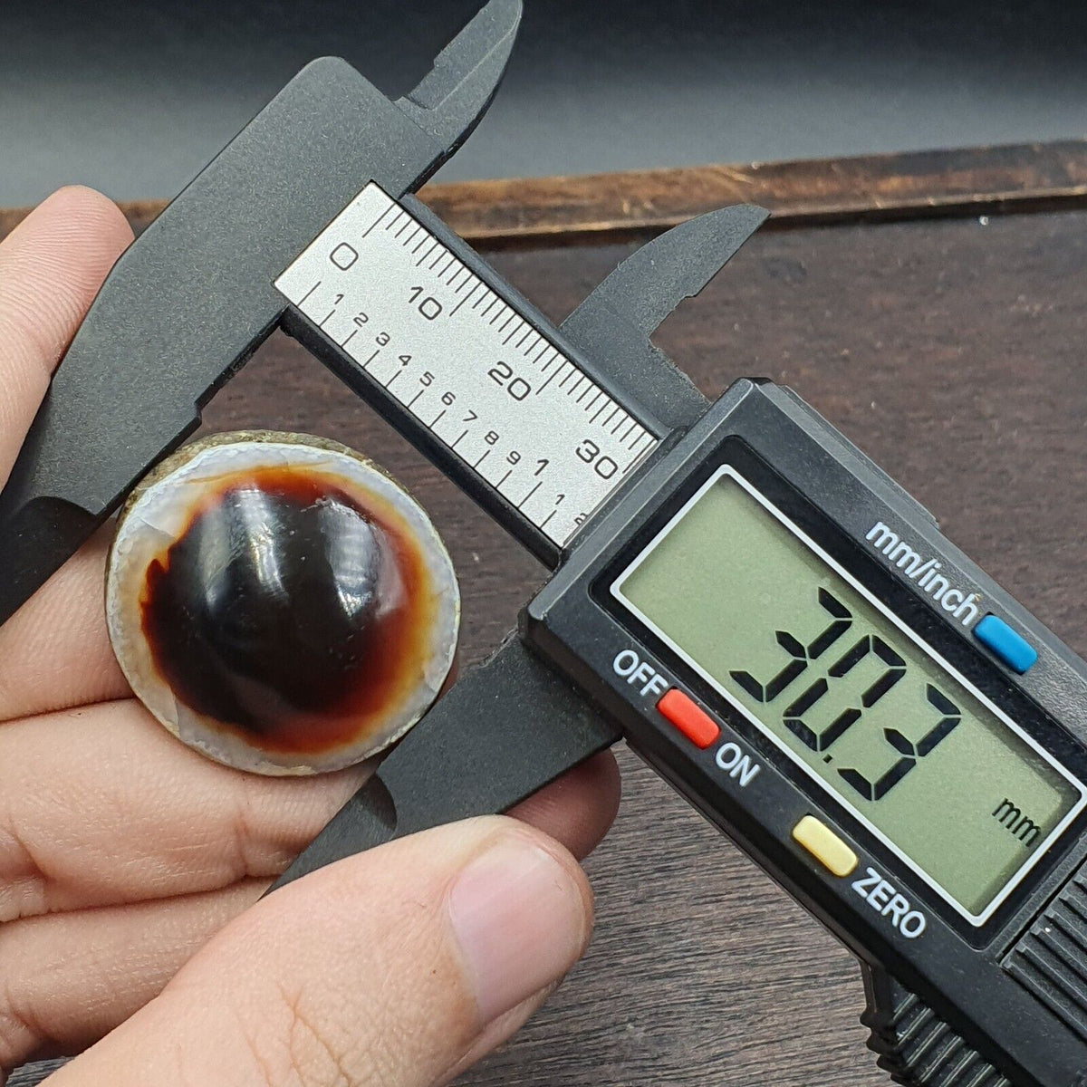 Antique Tibetan Luk Mik Goat Eye Agate Stone Cabochon 30mm