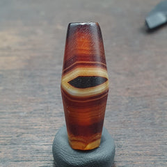 Antique Old Yemeni Agate Natural Eye Rare pattern Banded Agate Bead