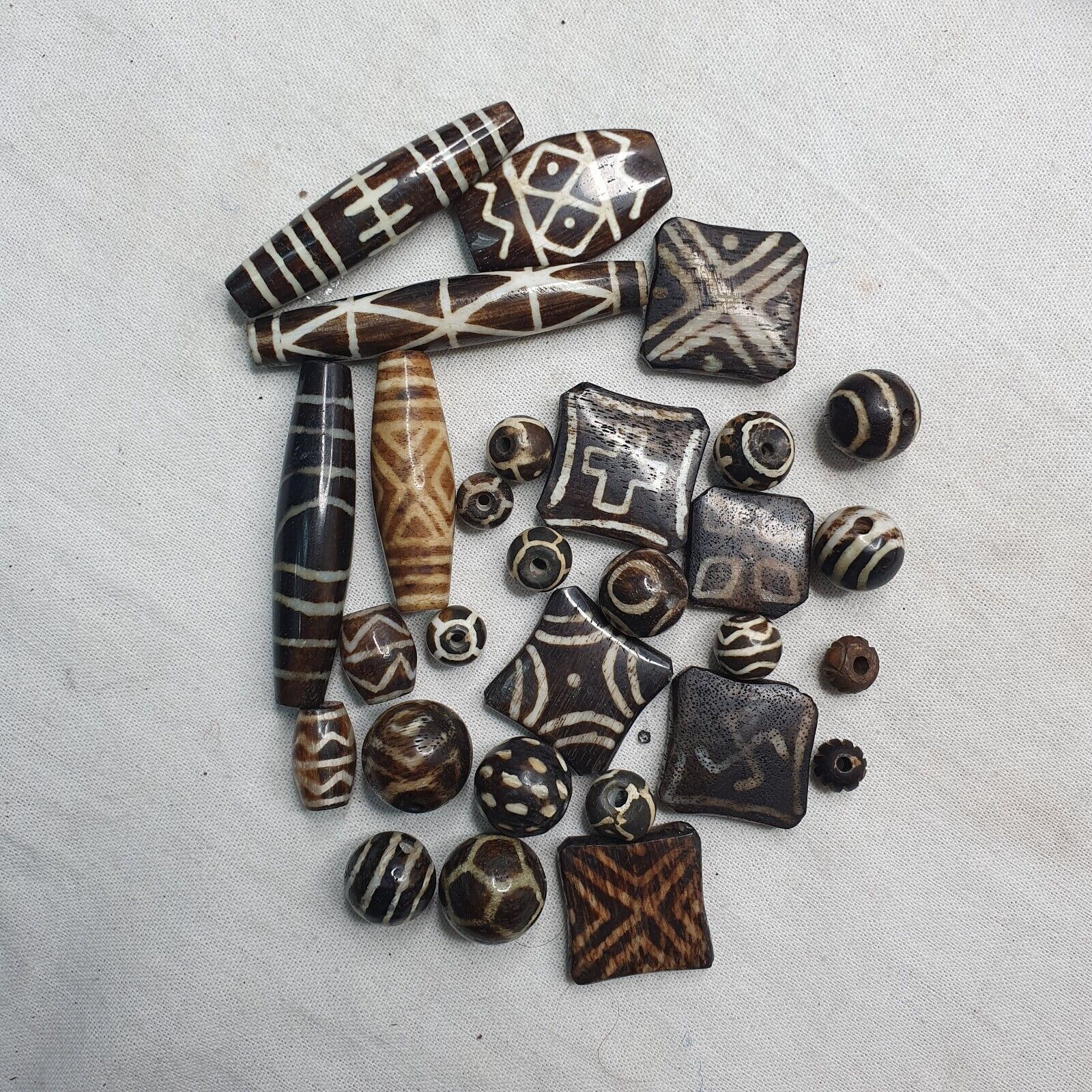 Lot 29 Antique Vintange PUMTEK PYU Beads Rare pattern SILKY PATINA