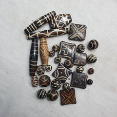 Lot 29 Antique Vintange PUMTEK PYU Beads Rare pattern SILKY PATINA