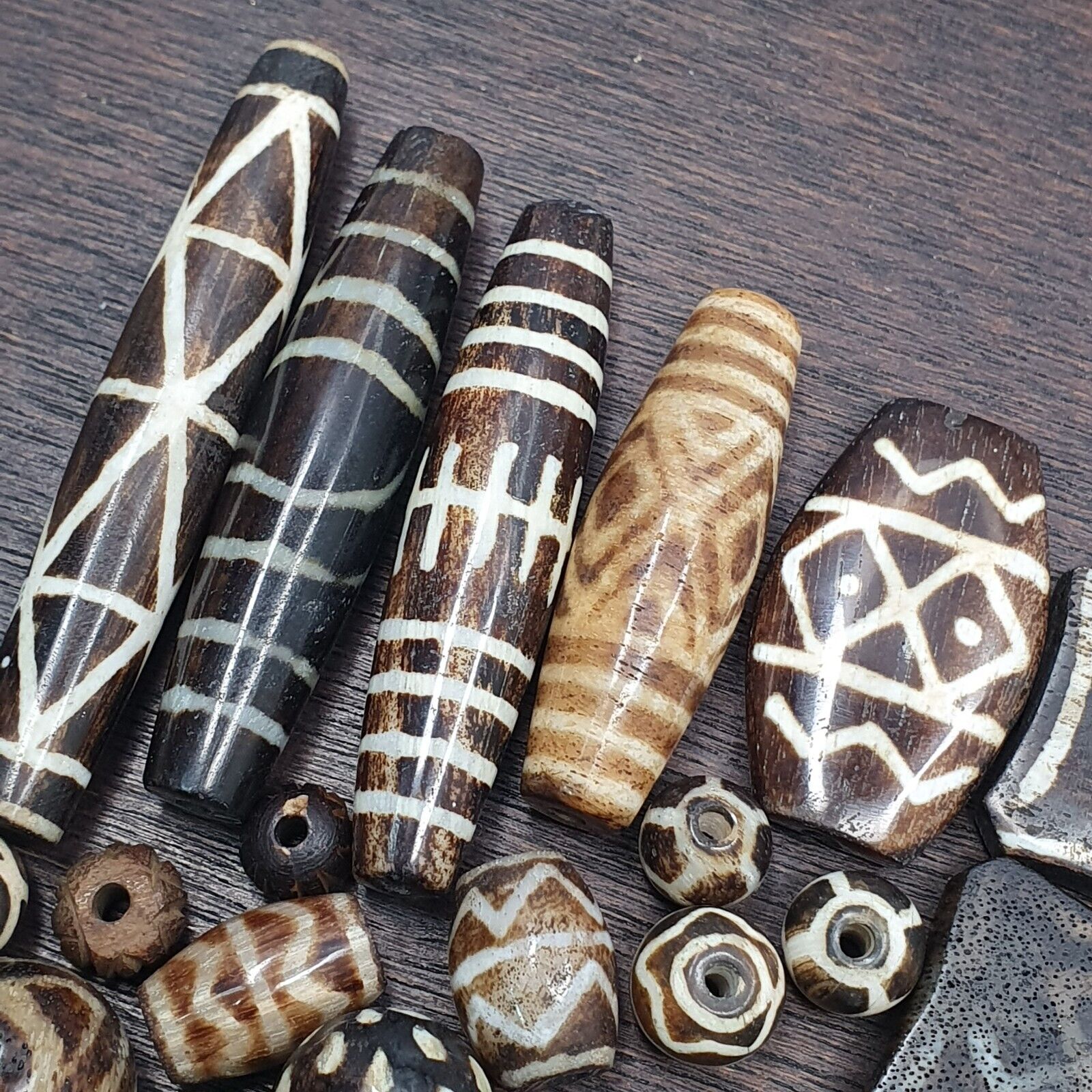 Lot 29 Antique Vintange PUMTEK PYU Beads Rare pattern SILKY PATINA