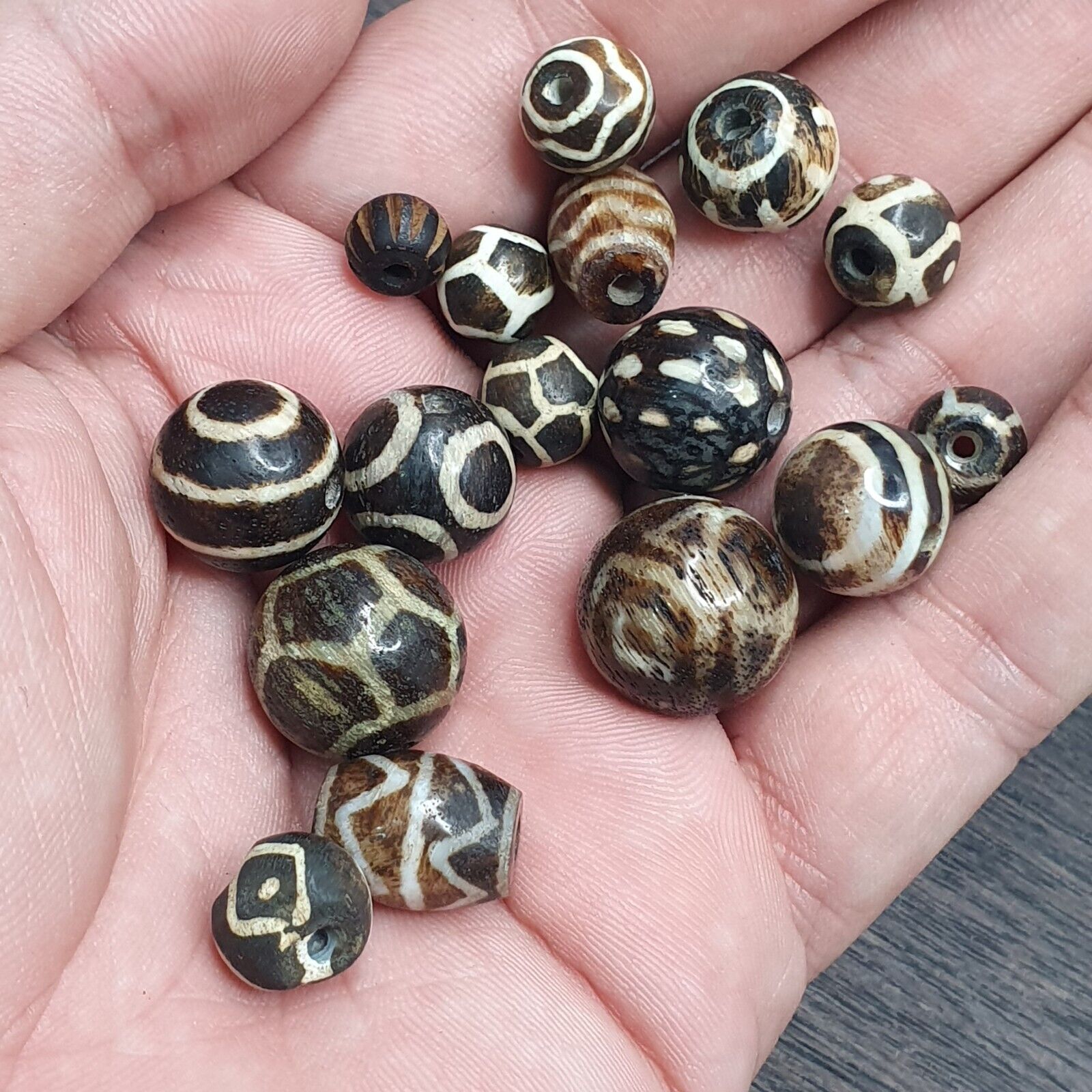 Lot 29 Antique Vintange PUMTEK PYU Beads Rare pattern SILKY PATINA