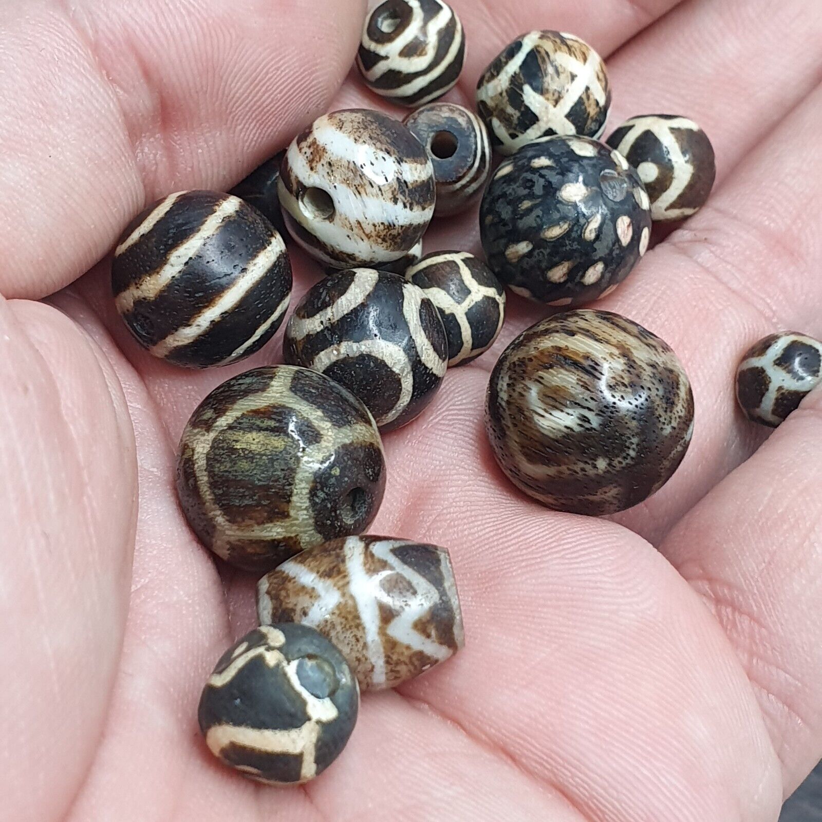 Lot 29 Antique Vintange PUMTEK PYU Beads Rare pattern SILKY PATINA