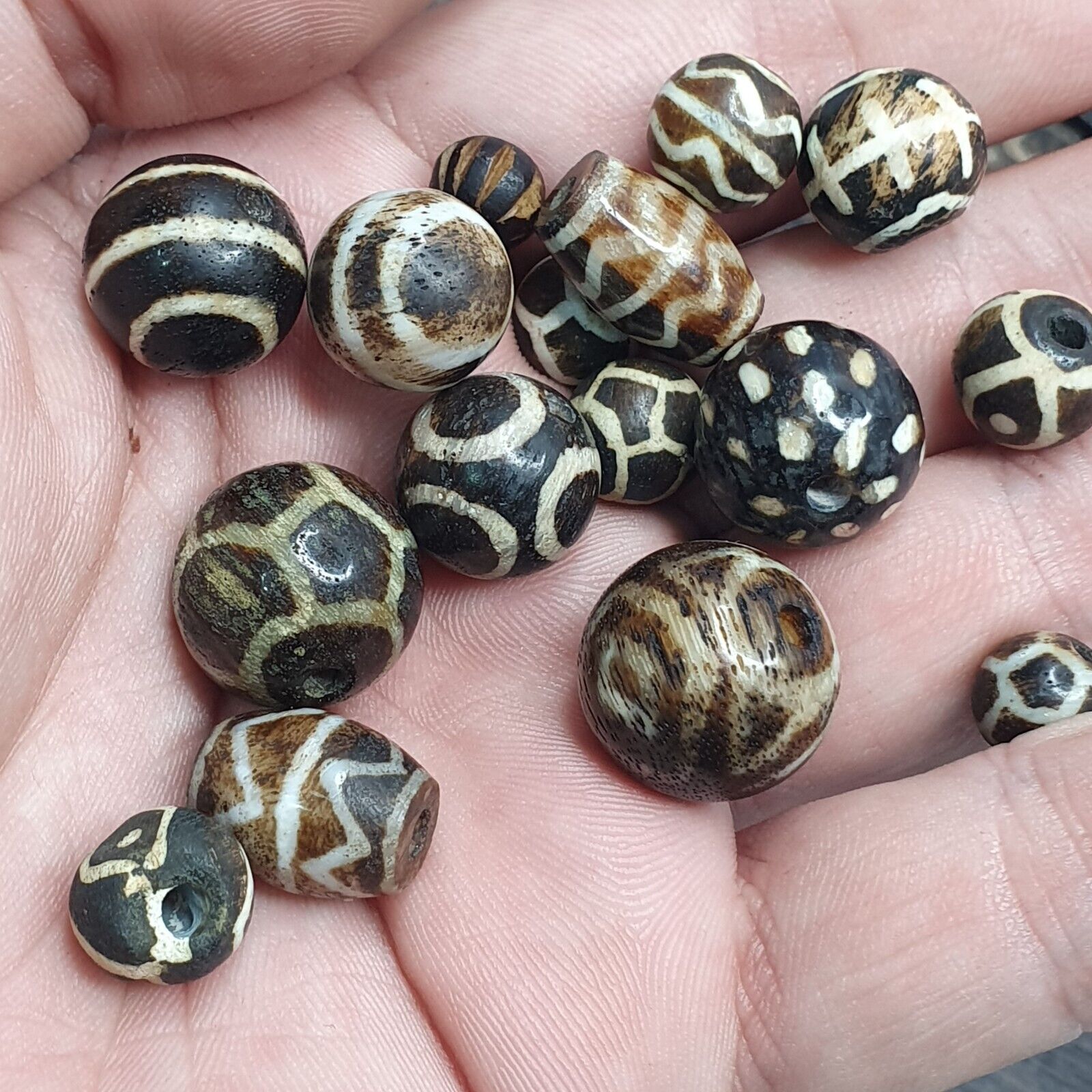 Lot 29 Antique Vintange PUMTEK PYU Beads Rare pattern SILKY PATINA