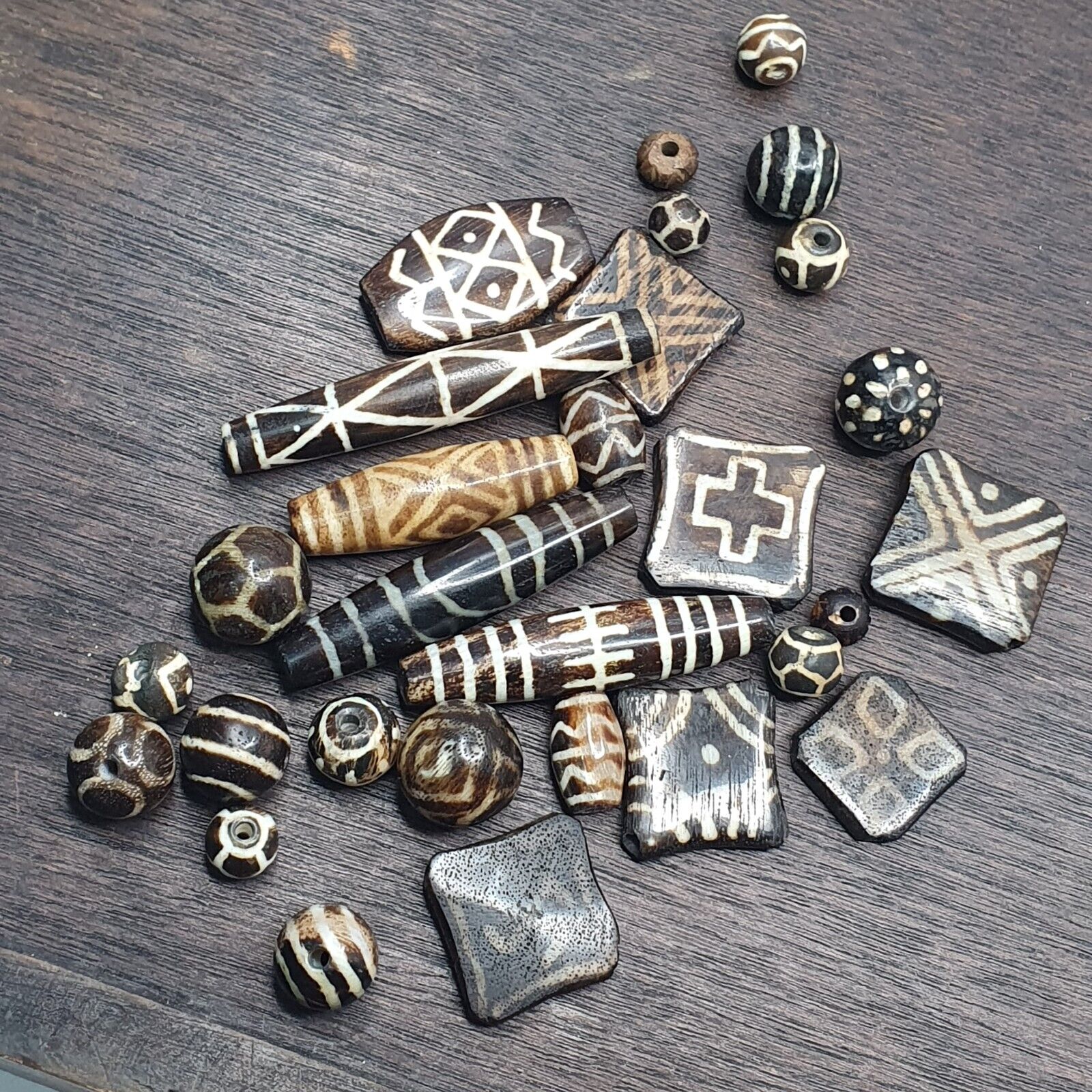 Lot 29 Antique Vintange PUMTEK PYU Beads Rare pattern SILKY PATINA