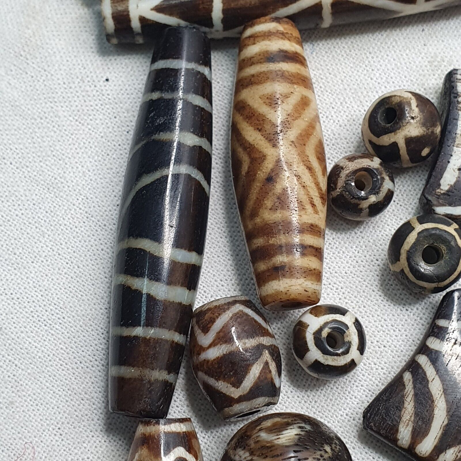 Lot 29 Antique Vintange PUMTEK PYU Beads Rare pattern SILKY PATINA