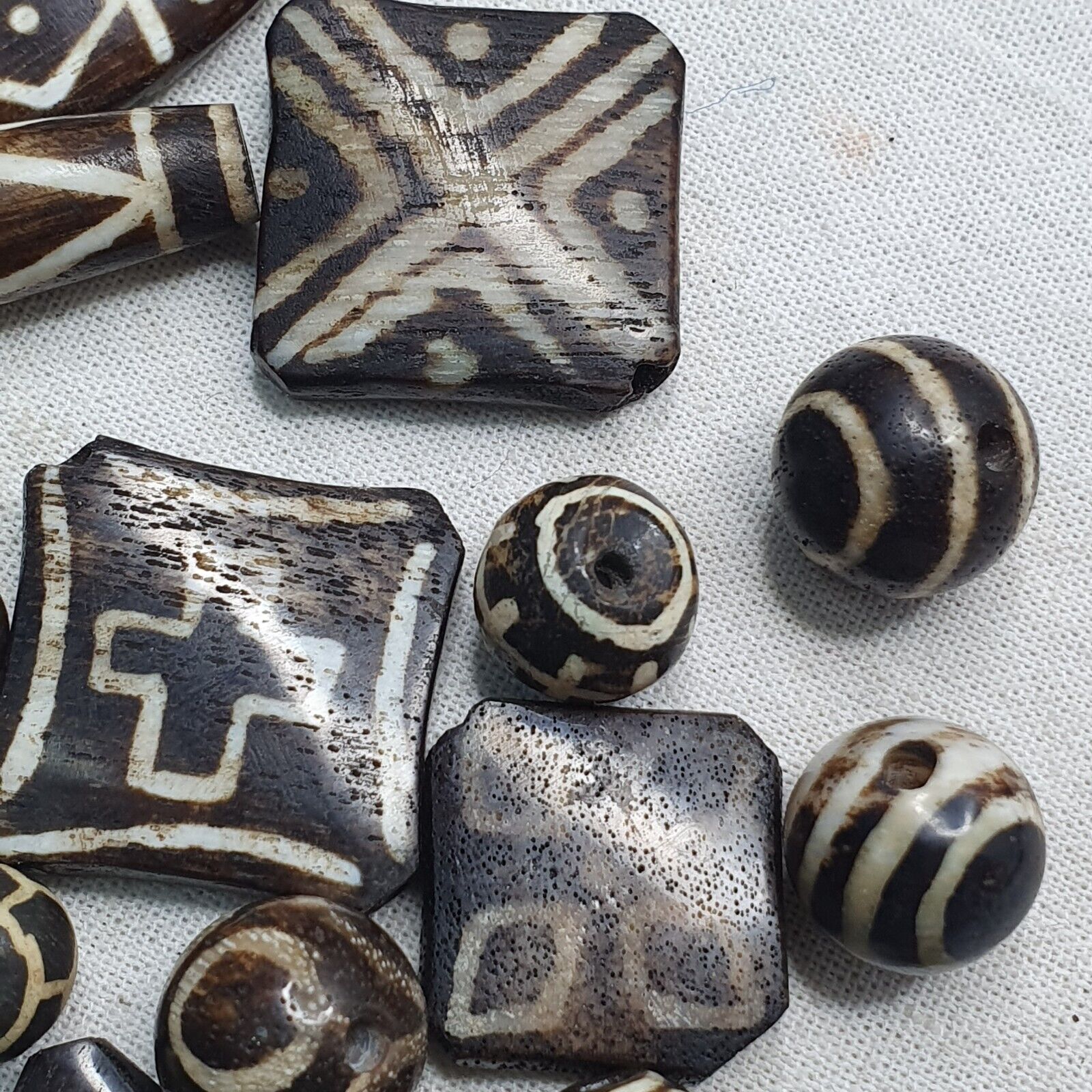 Lot 29 Antique Vintange PUMTEK PYU Beads Rare pattern SILKY PATINA