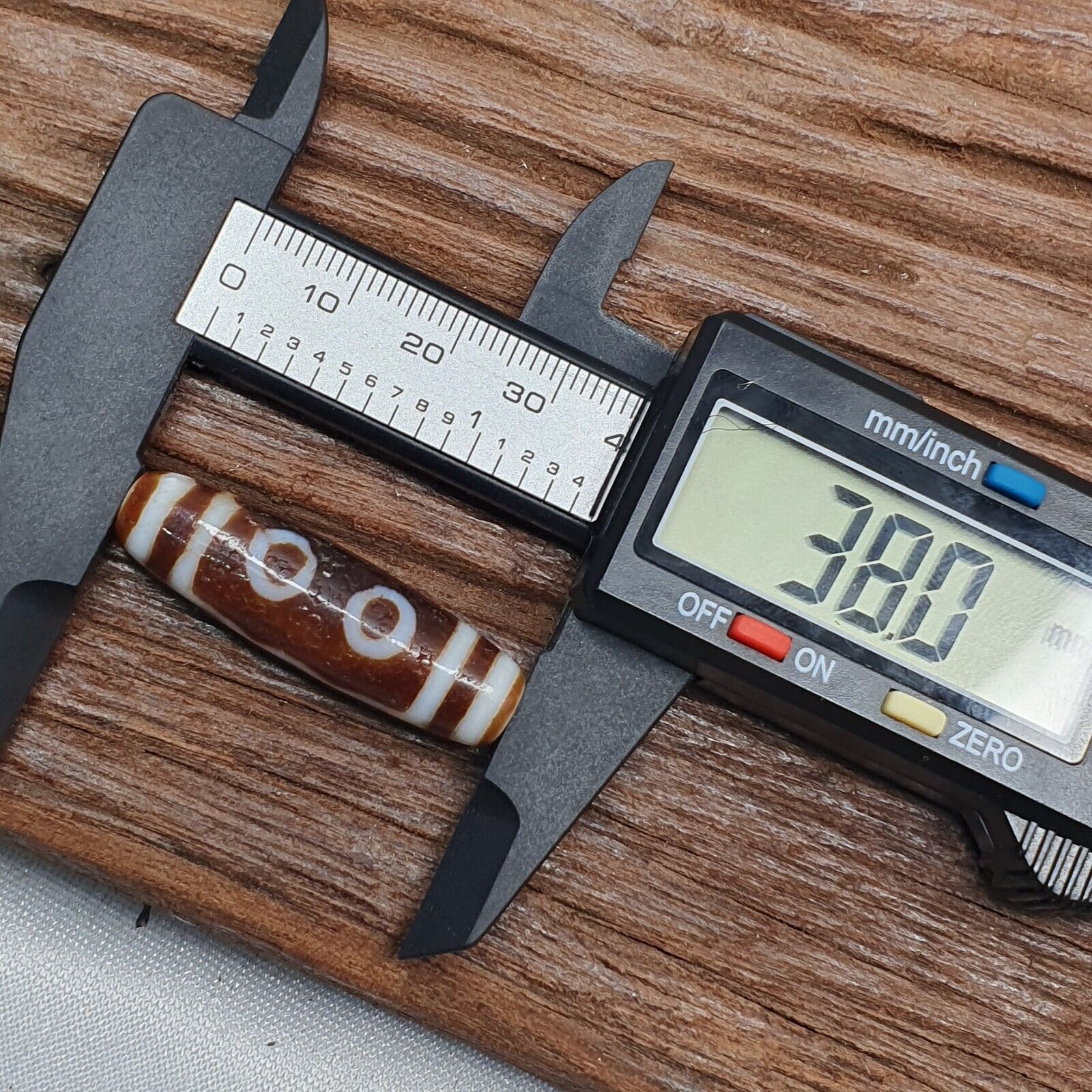 Vintage Tibetan Himalayan 5 Eyes Unique pattern Agate stone Dzi Bead Amulet