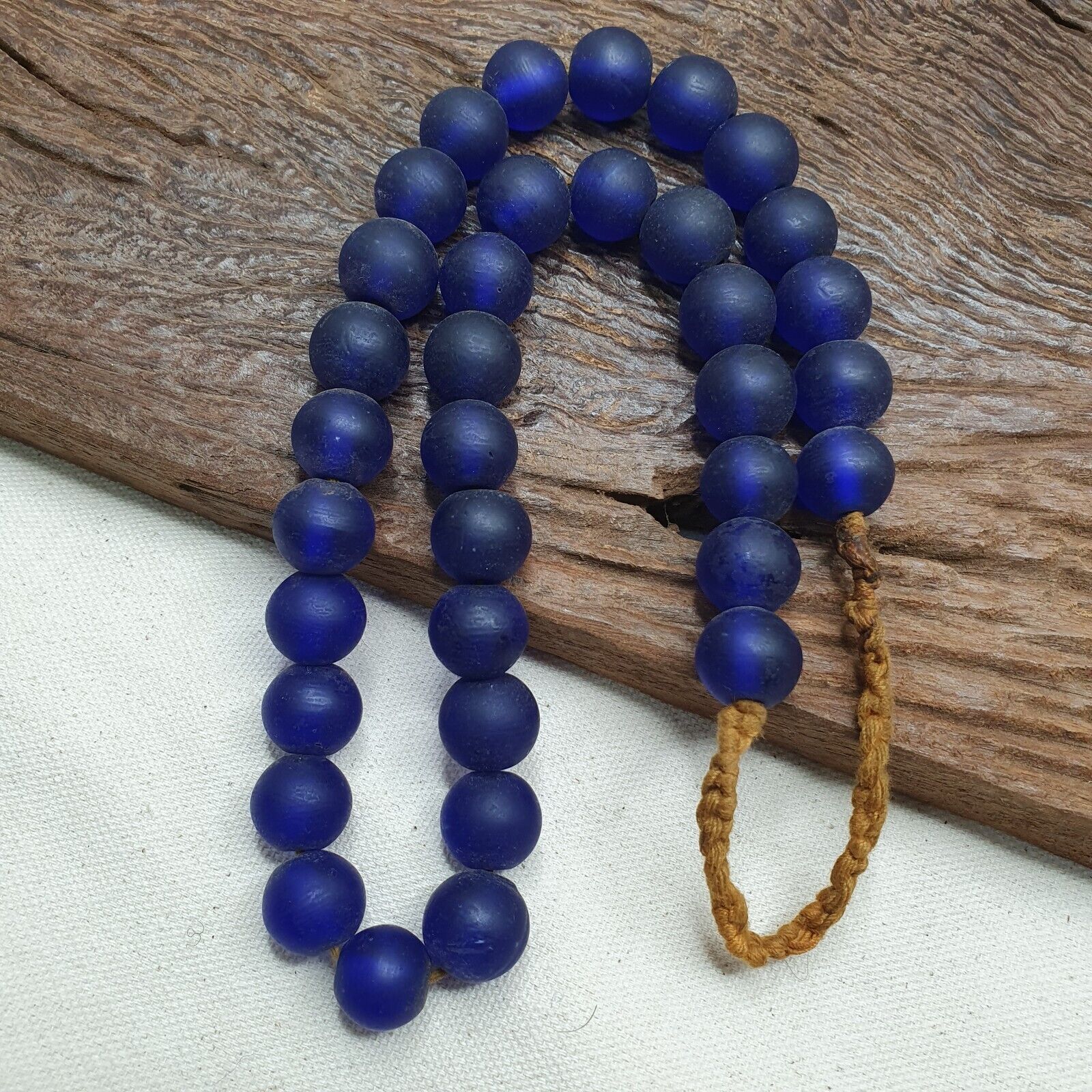 BEAUTIFUL OLD AFRICAN Blue GLASS ANTIQUE BEADS 15-16MM