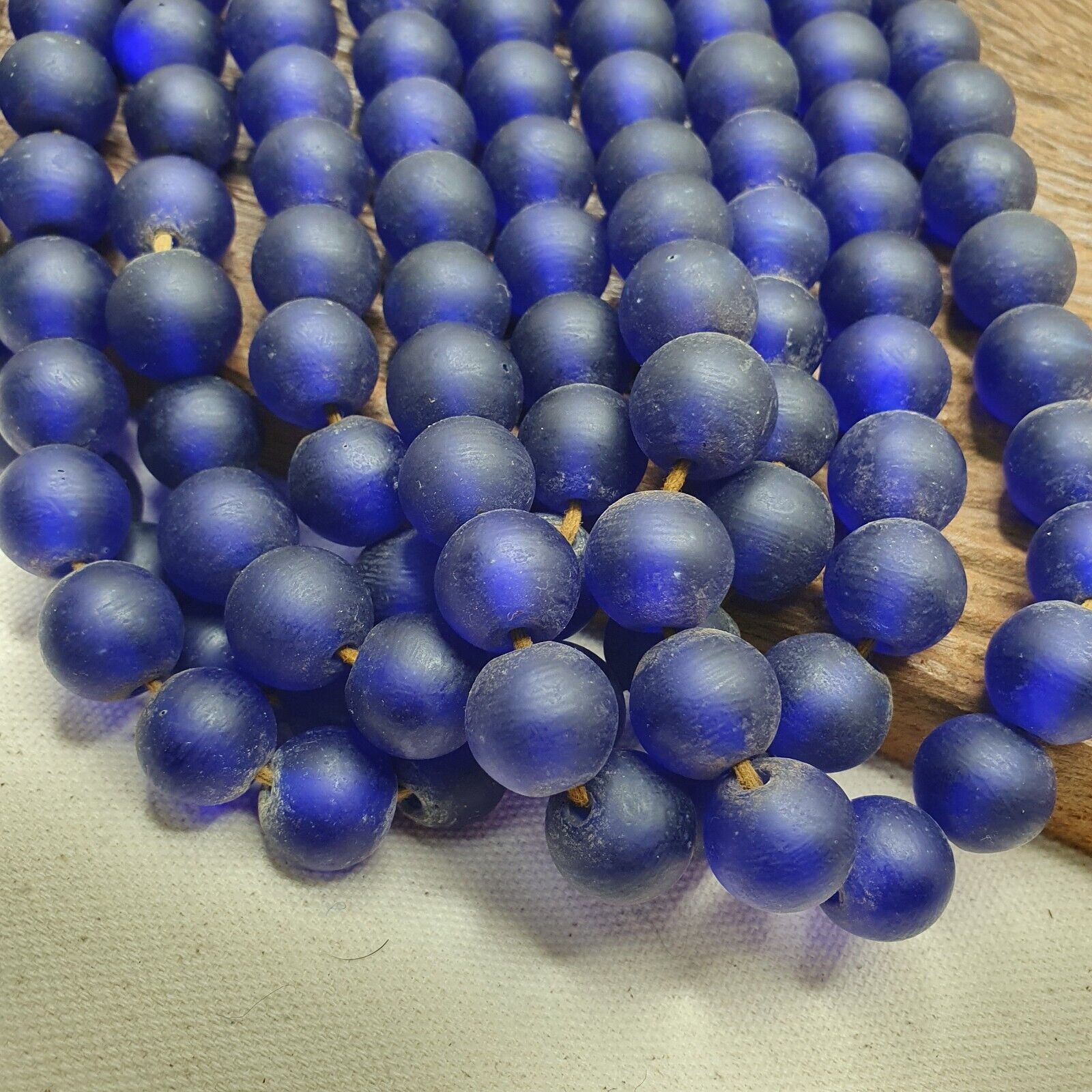 BEAUTIFUL OLD AFRICAN Blue GLASS ANTIQUE BEADS 15-16MM