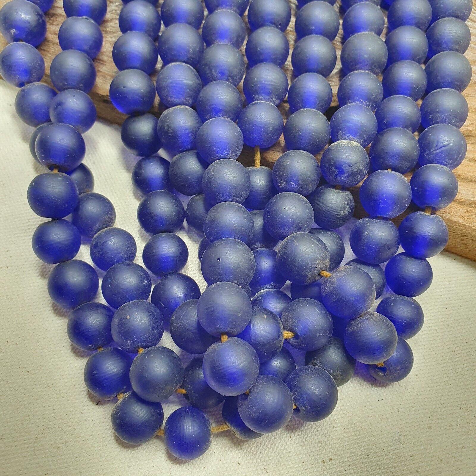 BEAUTIFUL OLD AFRICAN Blue GLASS ANTIQUE BEADS 15-16MM