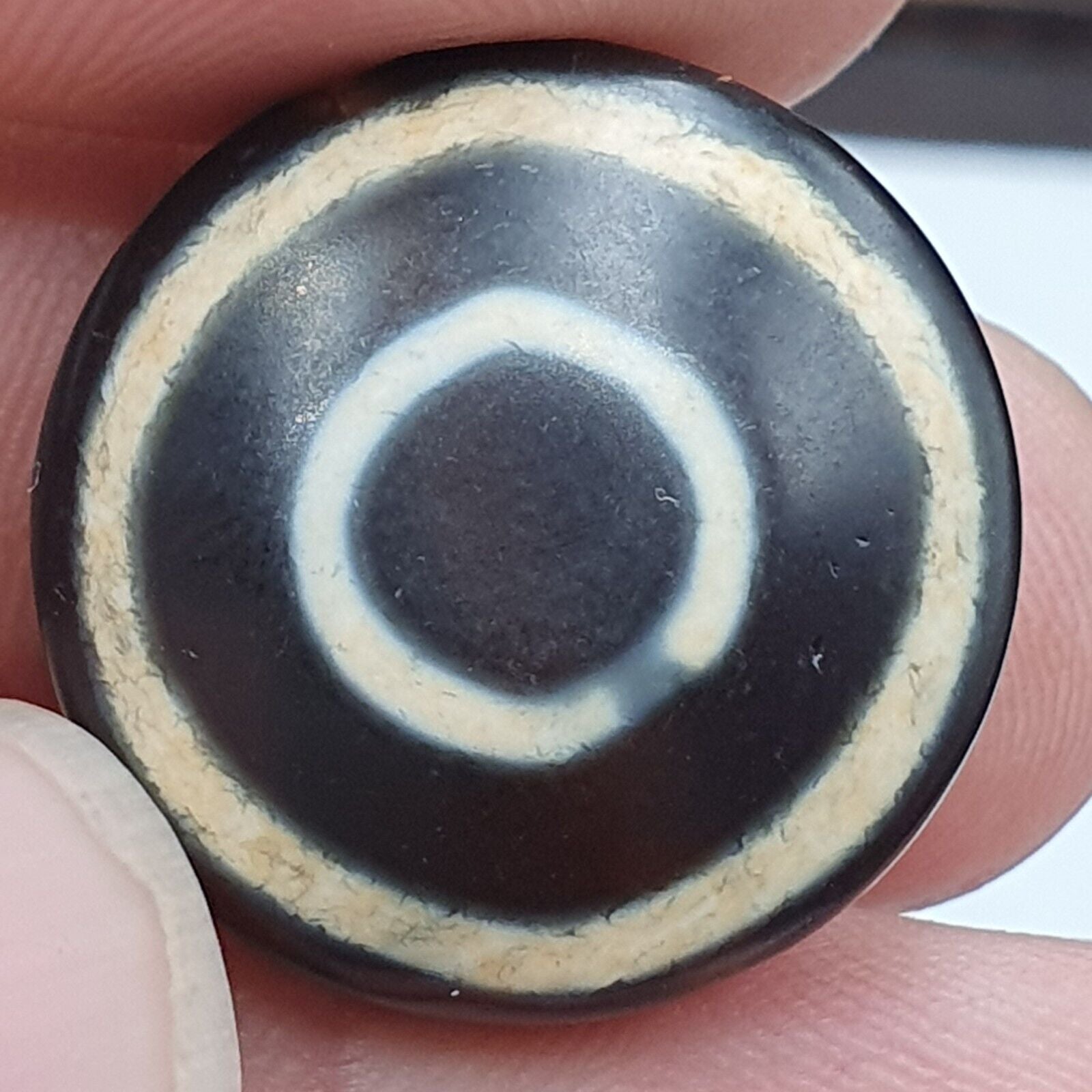 Lot 2 Pcs Tibetan Luk Mik Goat Eye Agate Stone Decorated Beads