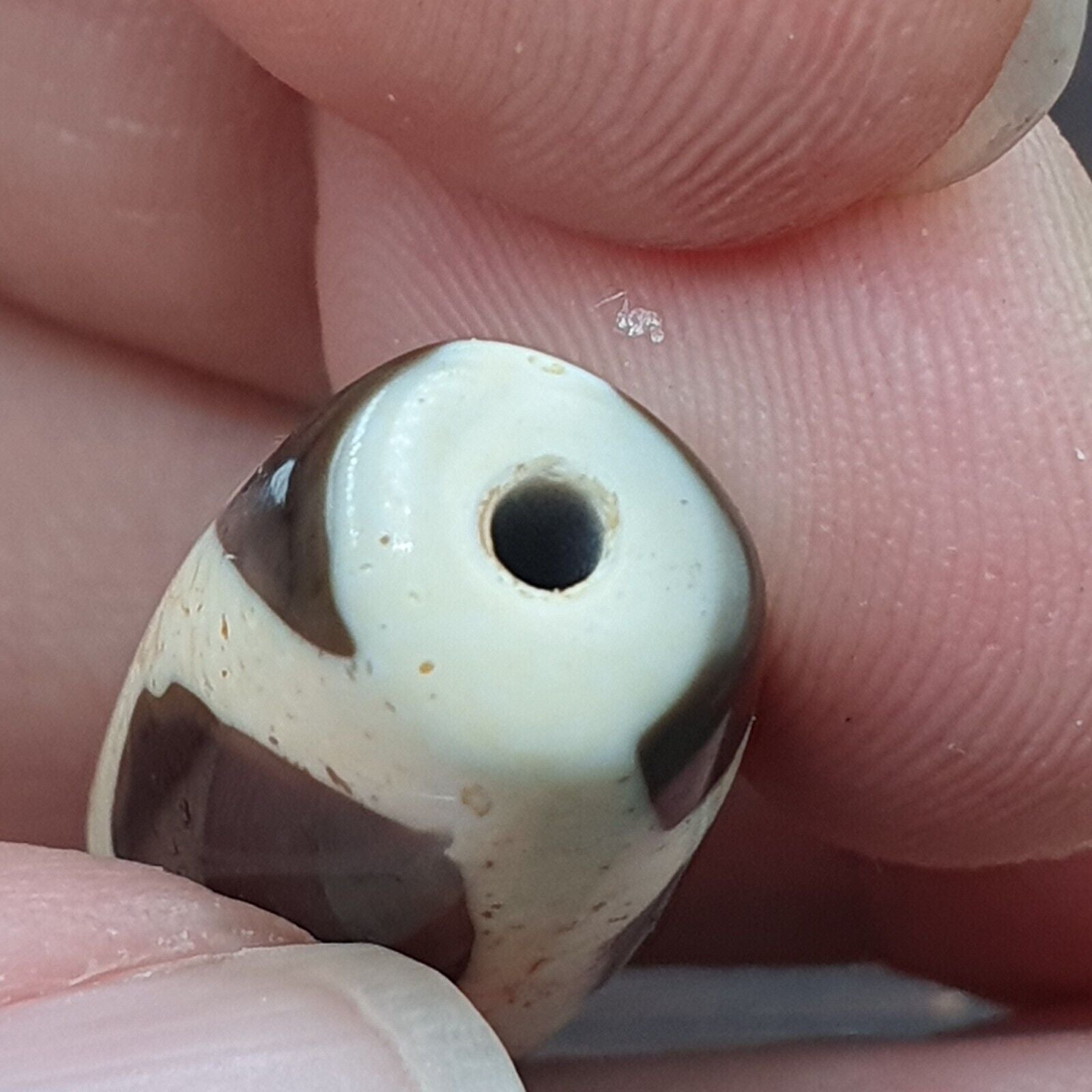 Tibetan 8 Eyes Agate stone HQ Very rare Dzi Bead Amulet