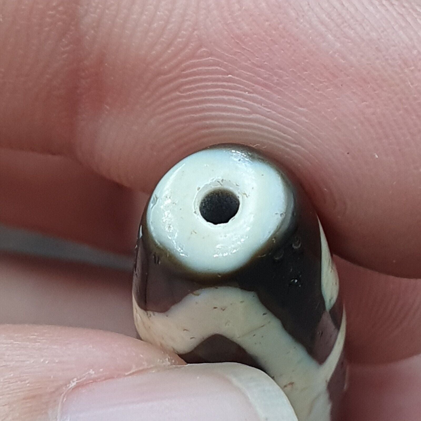 Tibetan 8 Eyes Agate stone HQ Very rare Dzi Bead Amulet