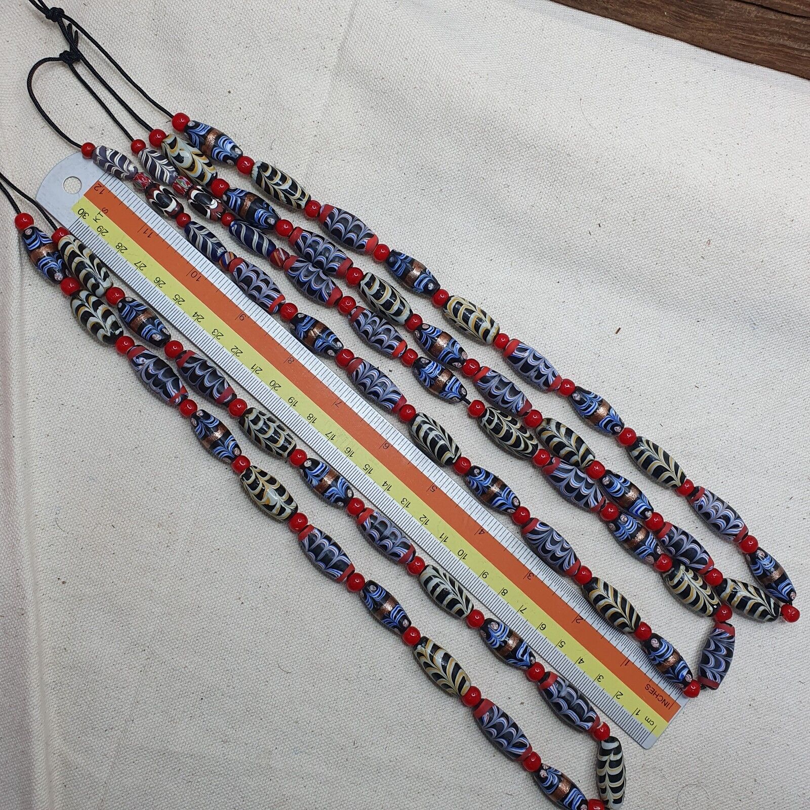 Vintage Venerano ART Fancy Feather venetian Style whiteheart BEADS Necklace