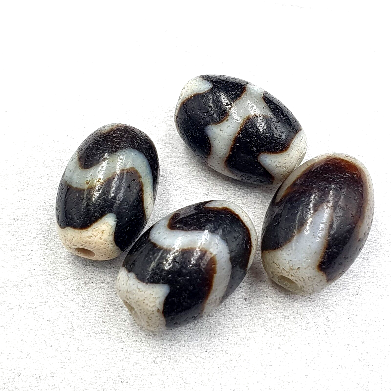 Lot 4 Beads Indo Tibetan Tiger Teeth Zigzag Pattern Agate Dzi Amulet Beads