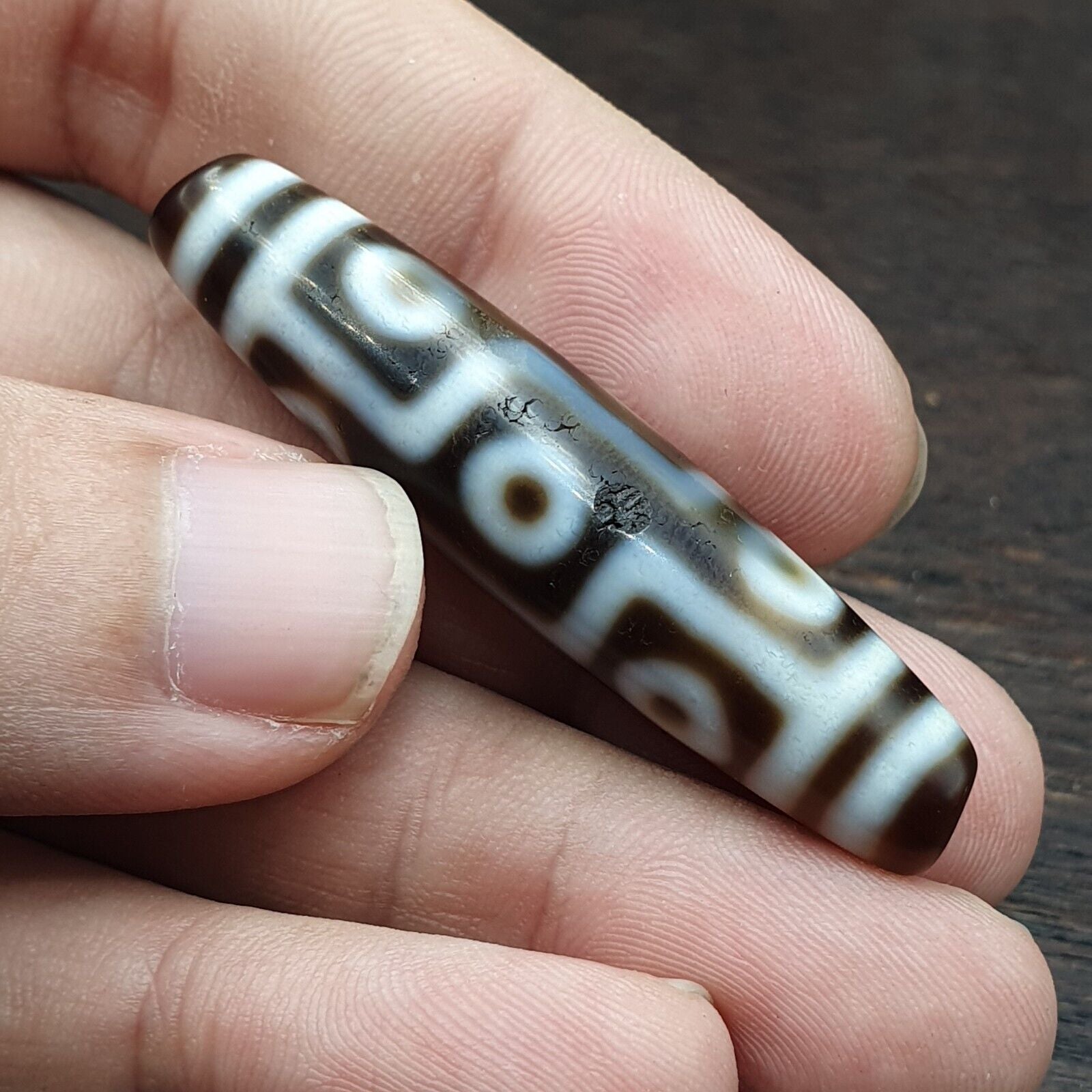Old Indo Tibetan Agate 9 Eyes in zigzag lines Agate stone Dzi Bead Amulet HQ-2