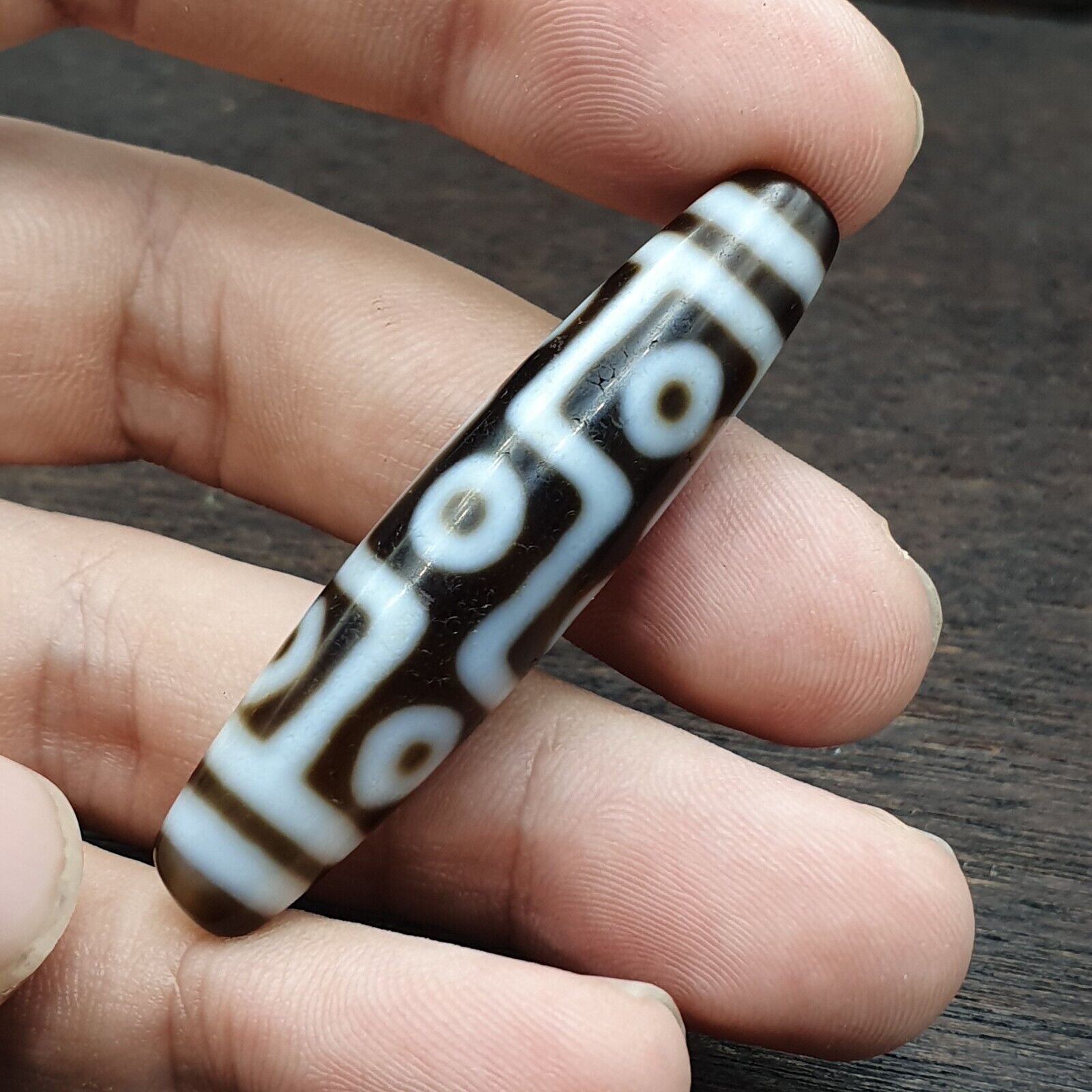 Old Indo Tibetan Agate 9 Eyes in zigzag lines Agate stone Dzi Bead Amulet HQ-2