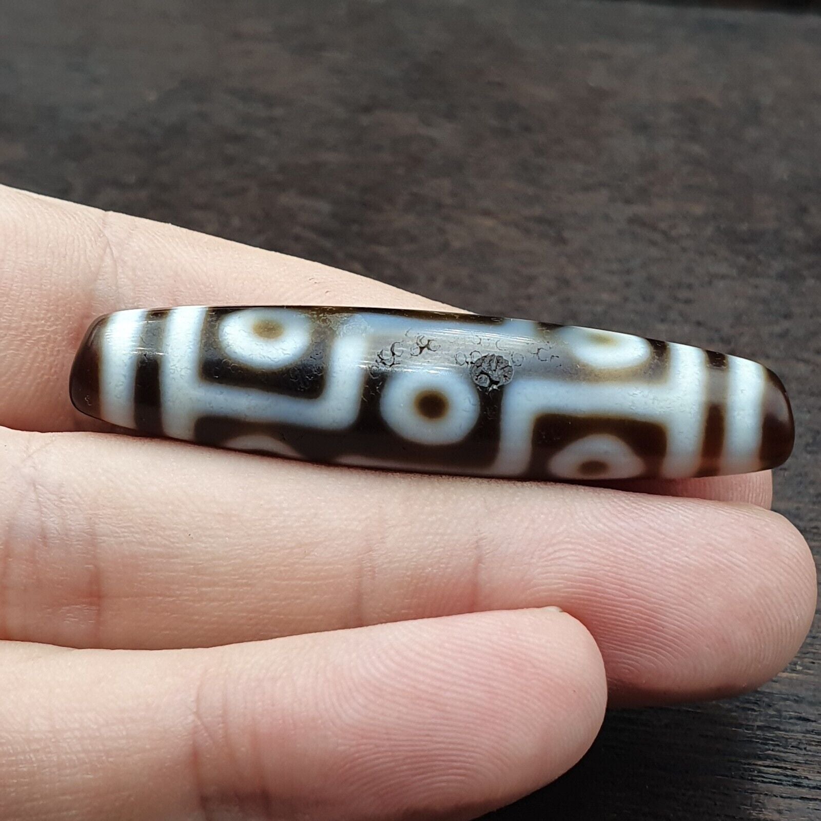 Old Indo Tibetan Agate 9 Eyes in zigzag lines Agate stone Dzi Bead Amulet HQ-2