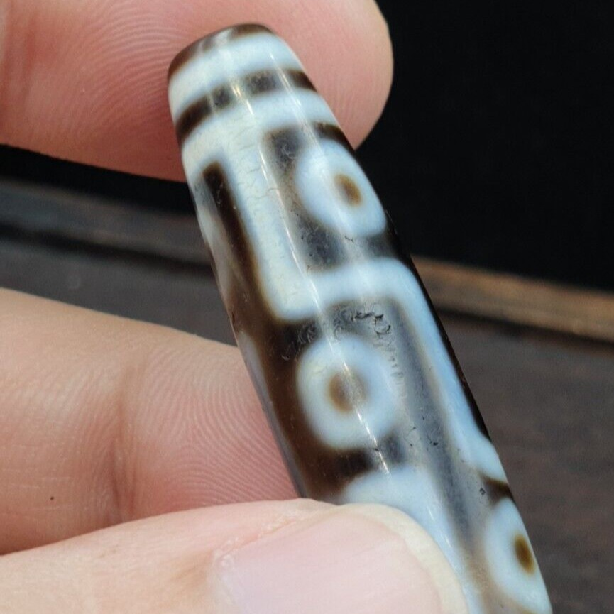 Old Indo Tibetan Agate 9 Eyes in zigzag lines Agate stone Dzi Bead Amulet HQ-2