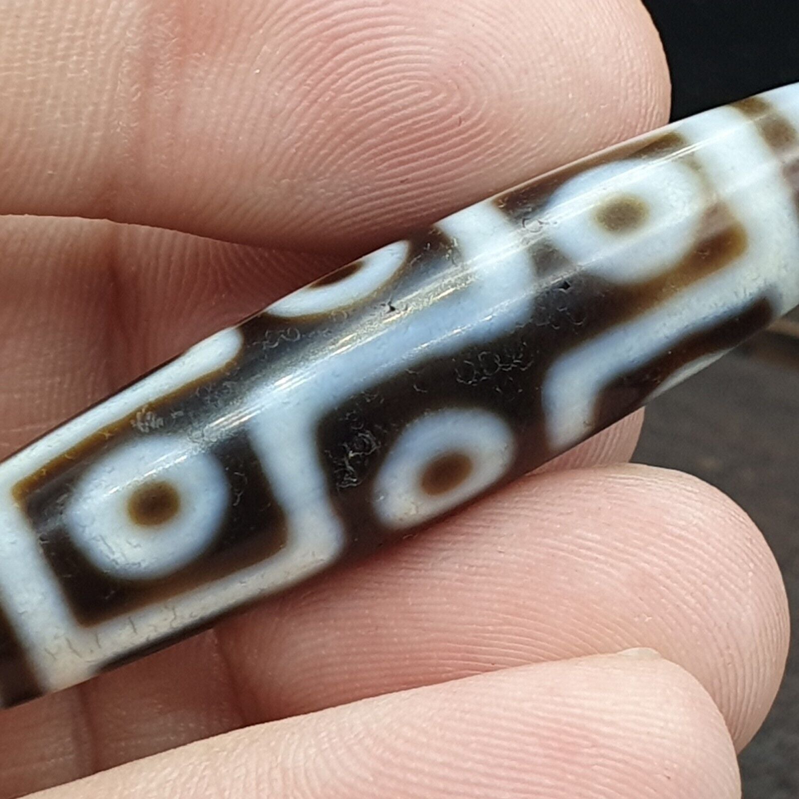 Old Indo Tibetan Agate 9 Eyes in zigzag lines Agate stone Dzi Bead Amulet HQ-2