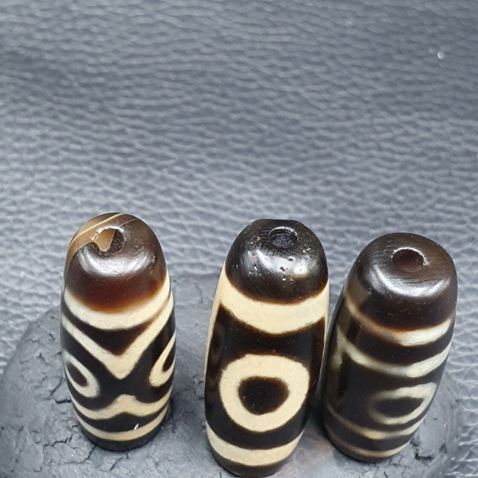 S#3 Himalayan Indo Tibetan rare Patterns Dzi Amulet Bead lot 3 beads