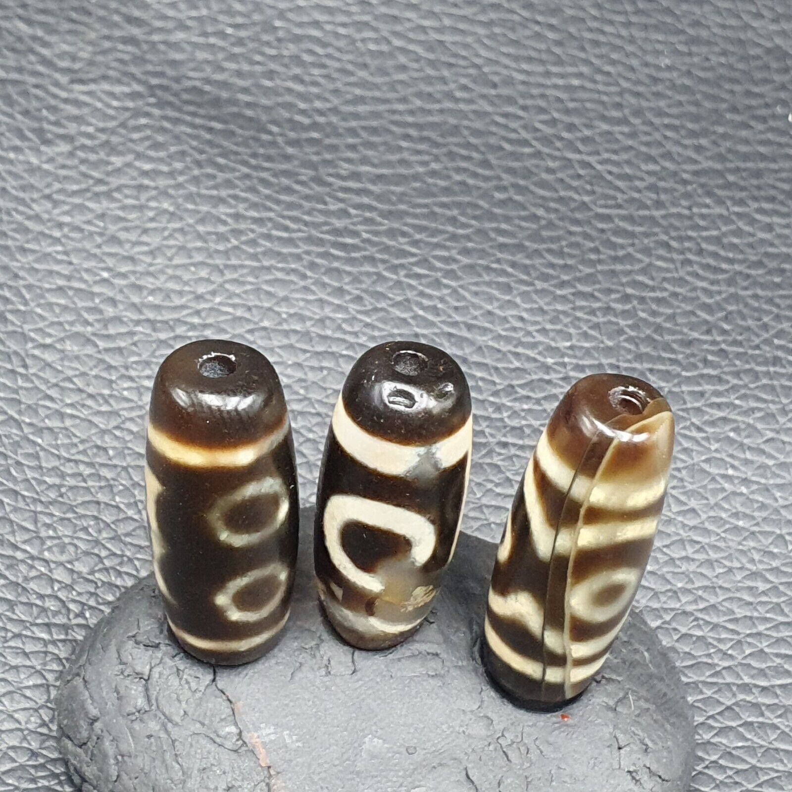 S#3 Himalayan Indo Tibetan rare Patterns Dzi Amulet Bead lot 3 beads