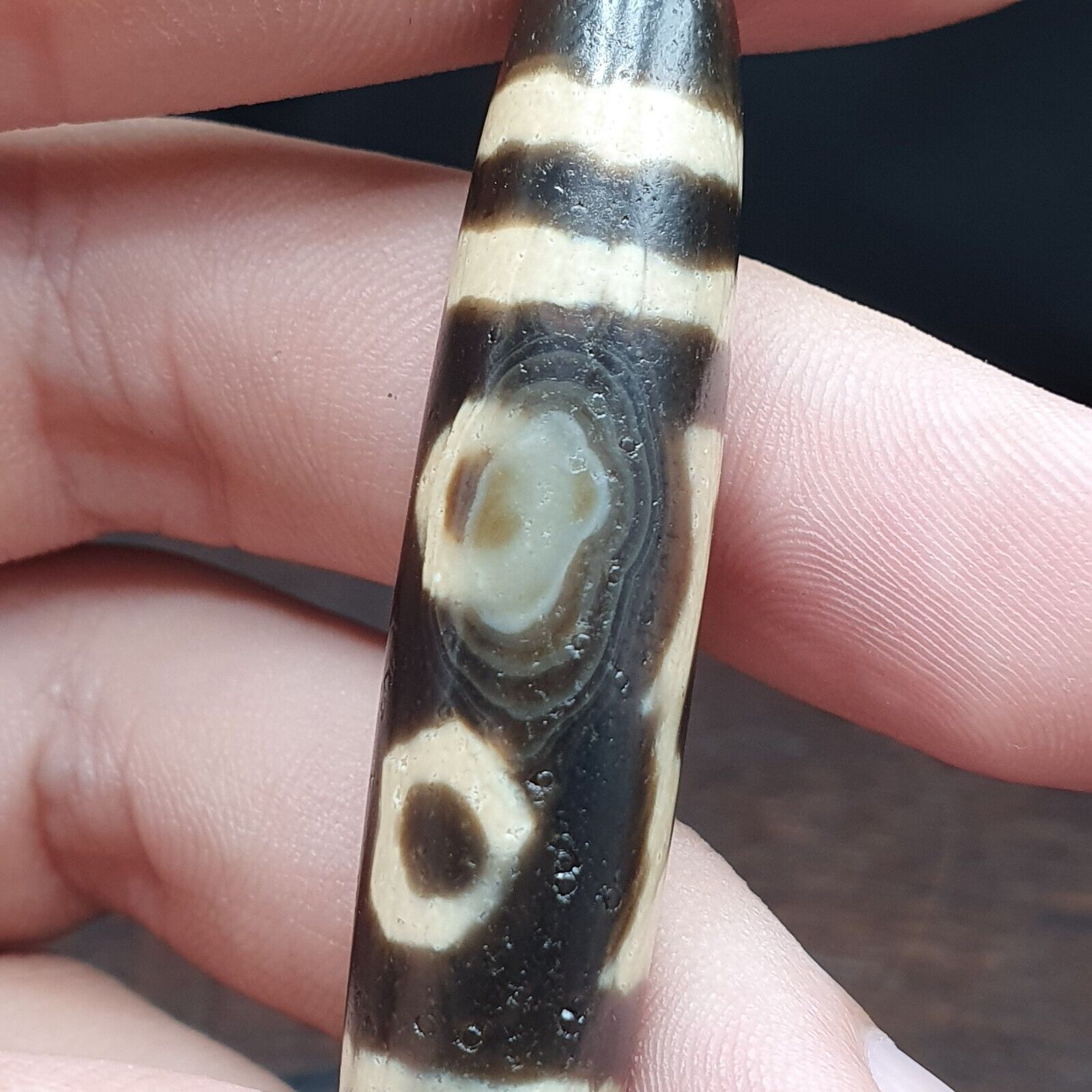 Vintage Old Indo Tibetan BLACK AND WHITE Agate pure 3 Eye