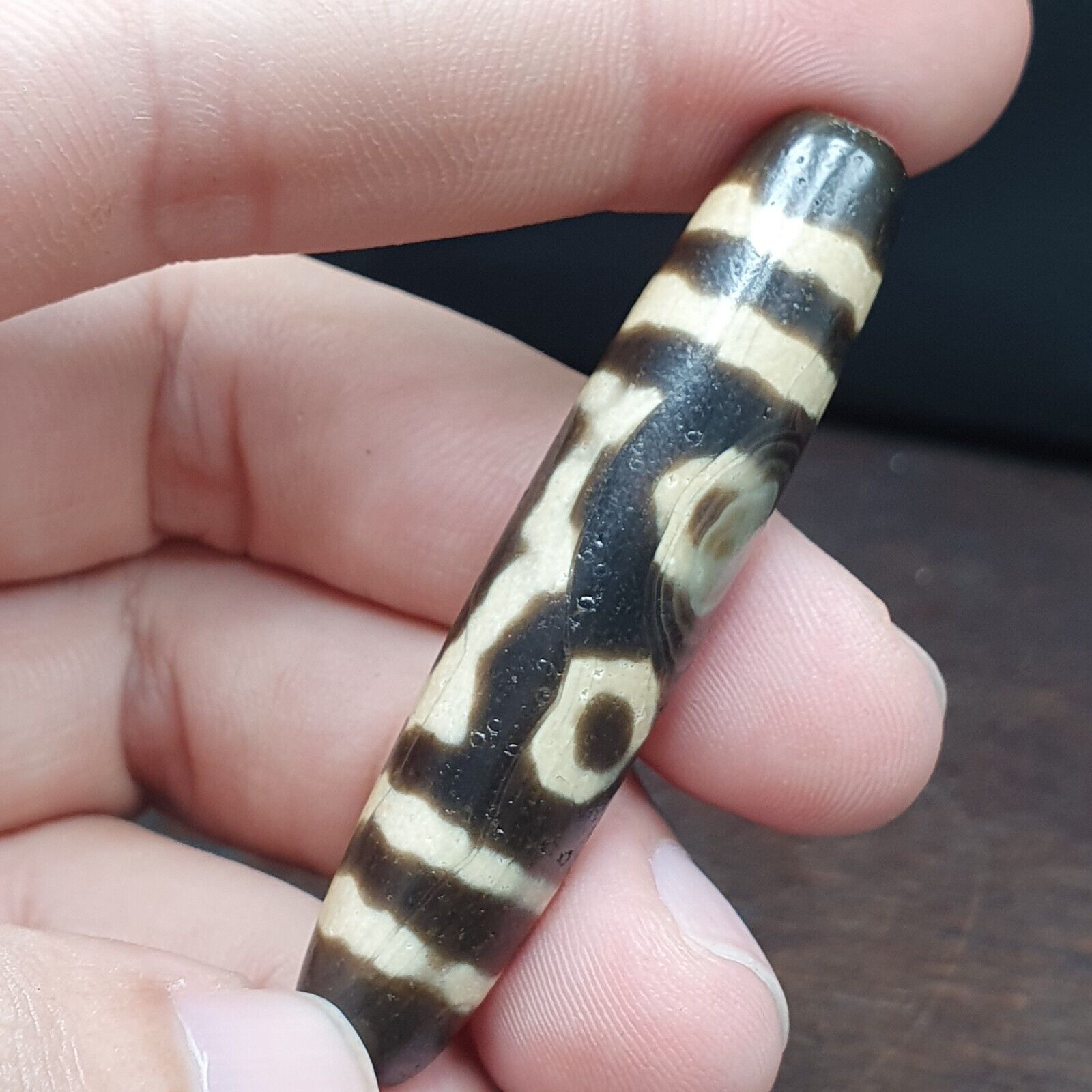 Vintage Old Indo Tibetan BLACK AND WHITE Agate pure 3 Eye