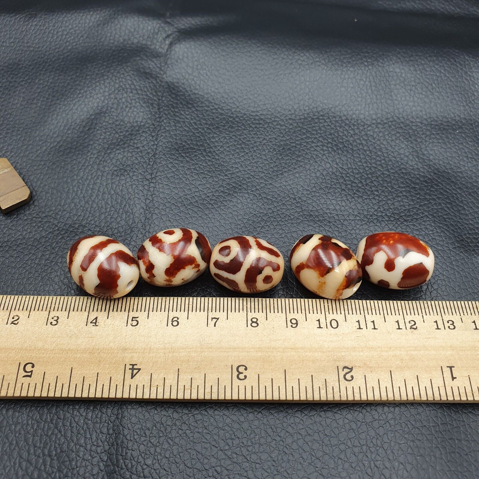 Himalayan Indo Tibetan rare Patterns Dzi Amulet Bead lot 5 beads