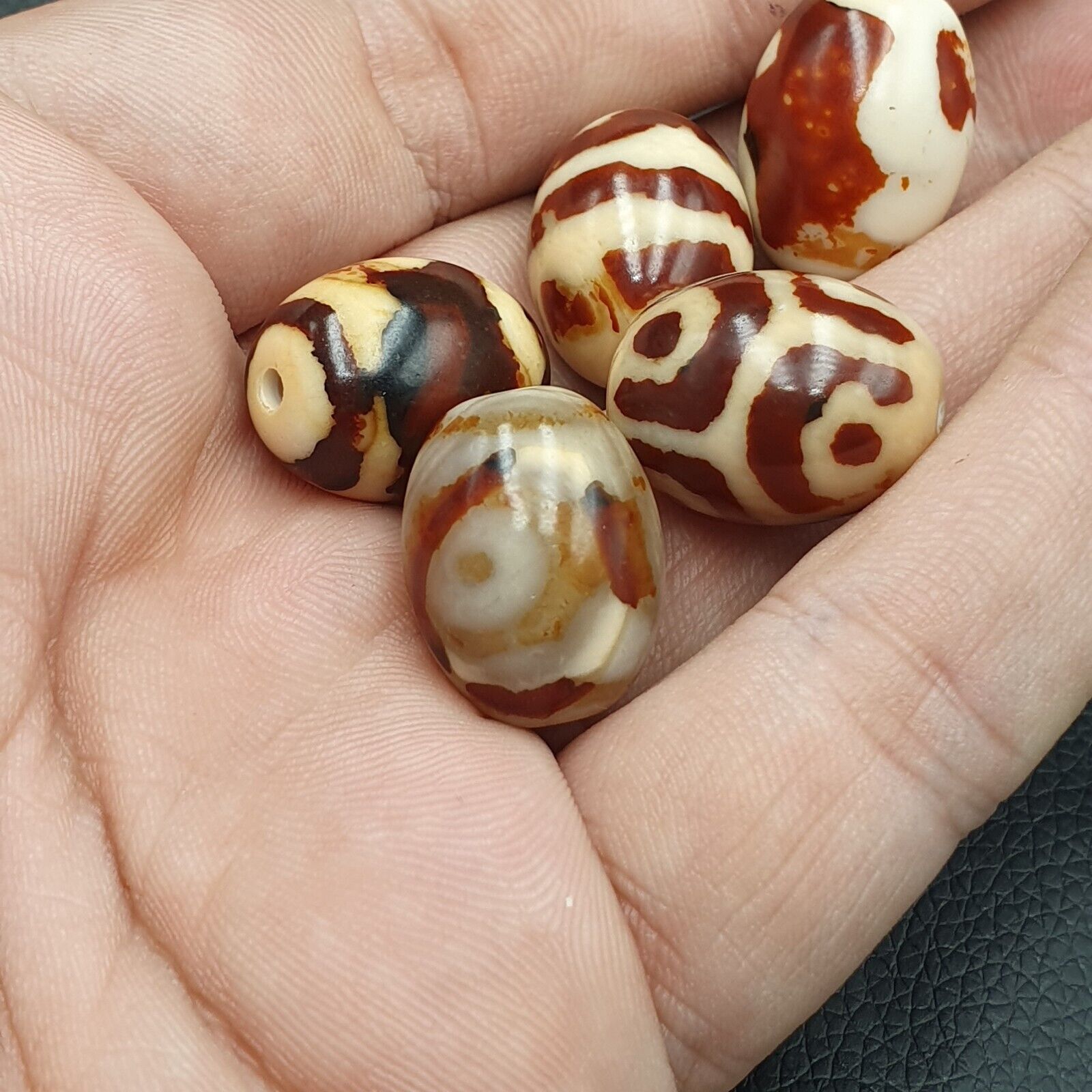 Himalayan Indo Tibetan rare Patterns Dzi Amulet Bead lot 5 beads