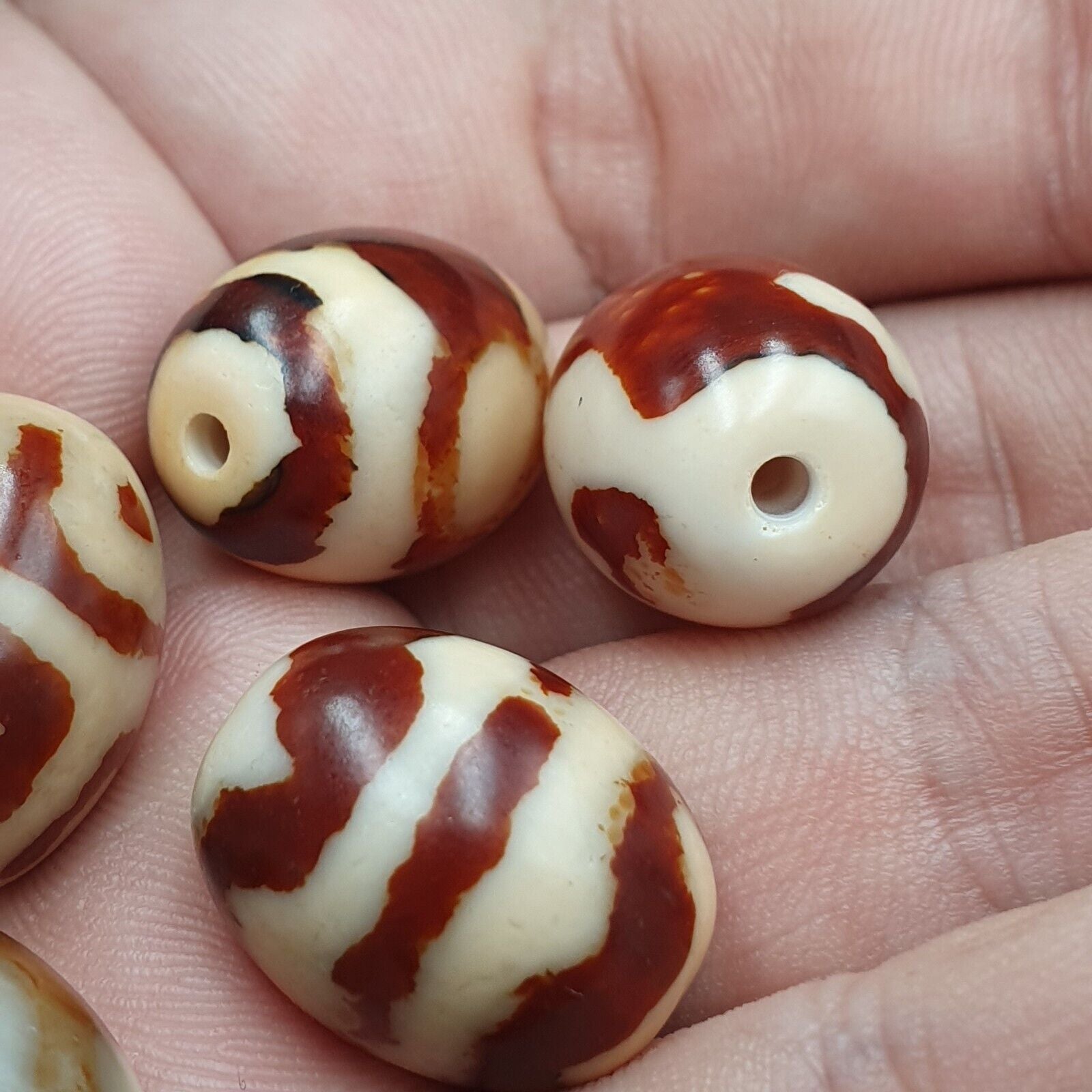 Himalayan Indo Tibetan rare Patterns Dzi Amulet Bead lot 5 beads