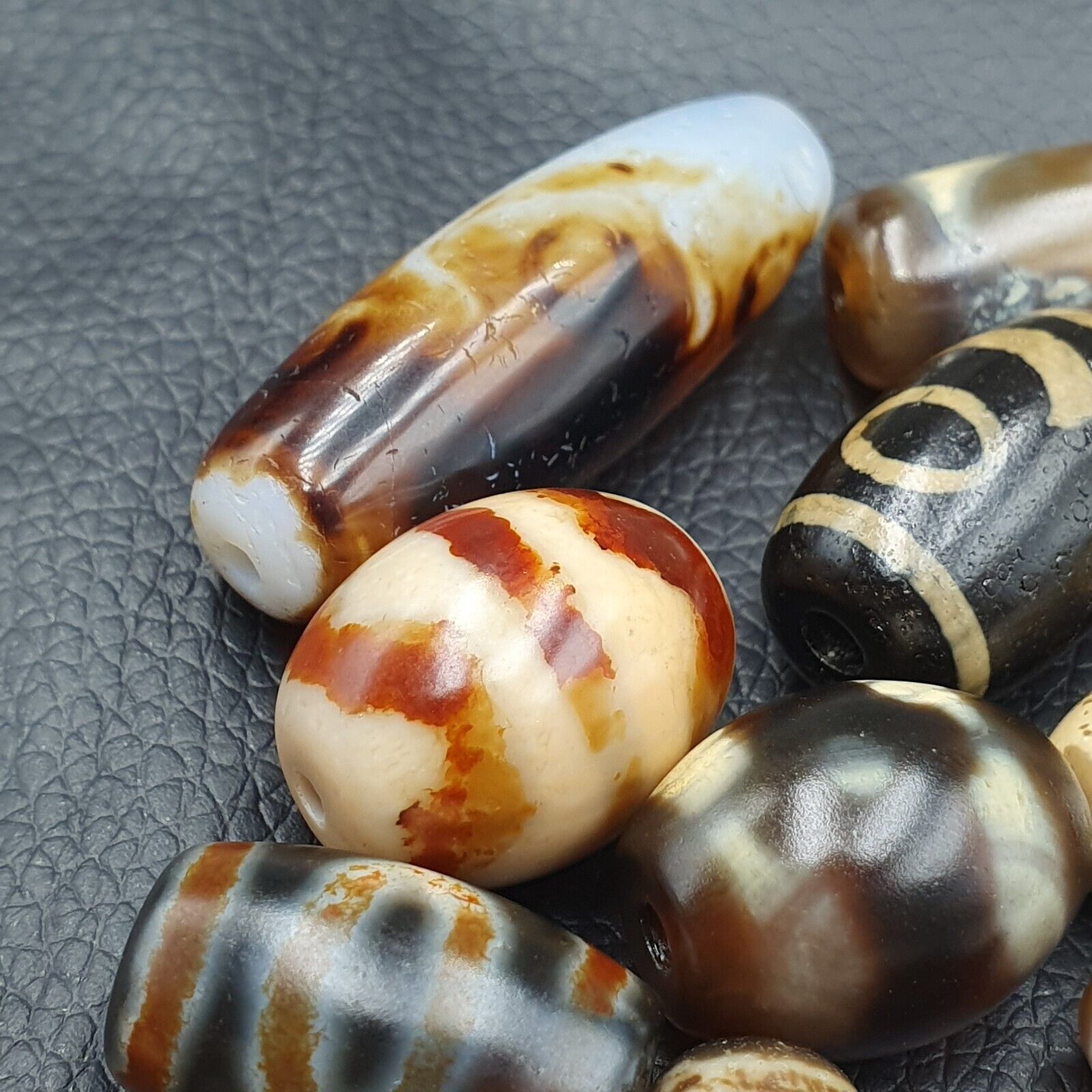 Himalayan Indo Tibetan rare Patterns Dzi Amulet Bead lot 15 beads