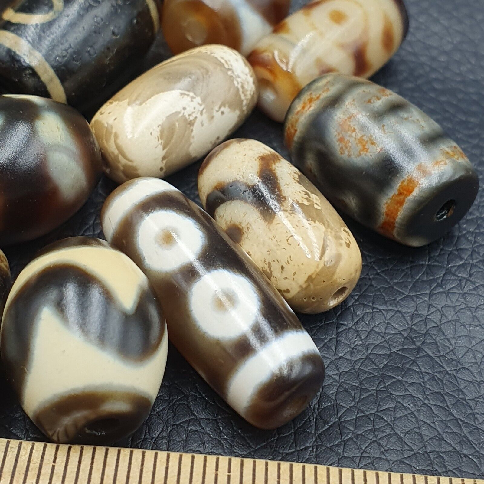 Himalayan Indo Tibetan rare Patterns Dzi Amulet Bead lot 15 beads