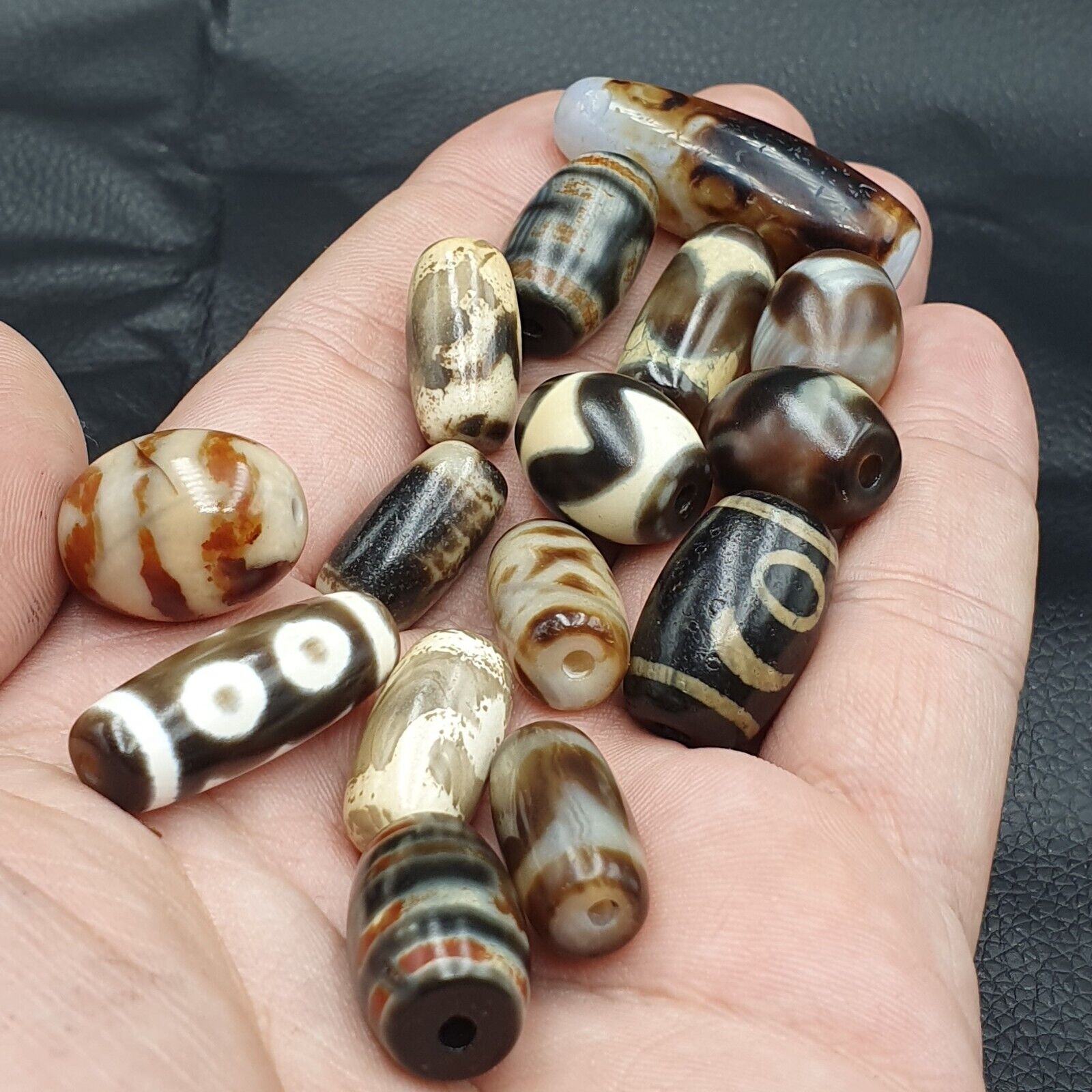 Himalayan Indo Tibetan rare Patterns Dzi Amulet Bead lot 15 beads