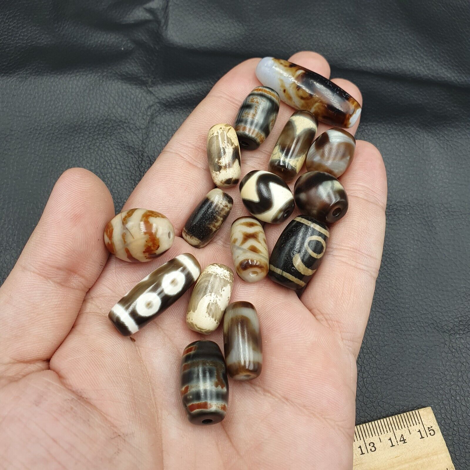 Himalayan Indo Tibetan rare Patterns Dzi Amulet Bead lot 15 beads