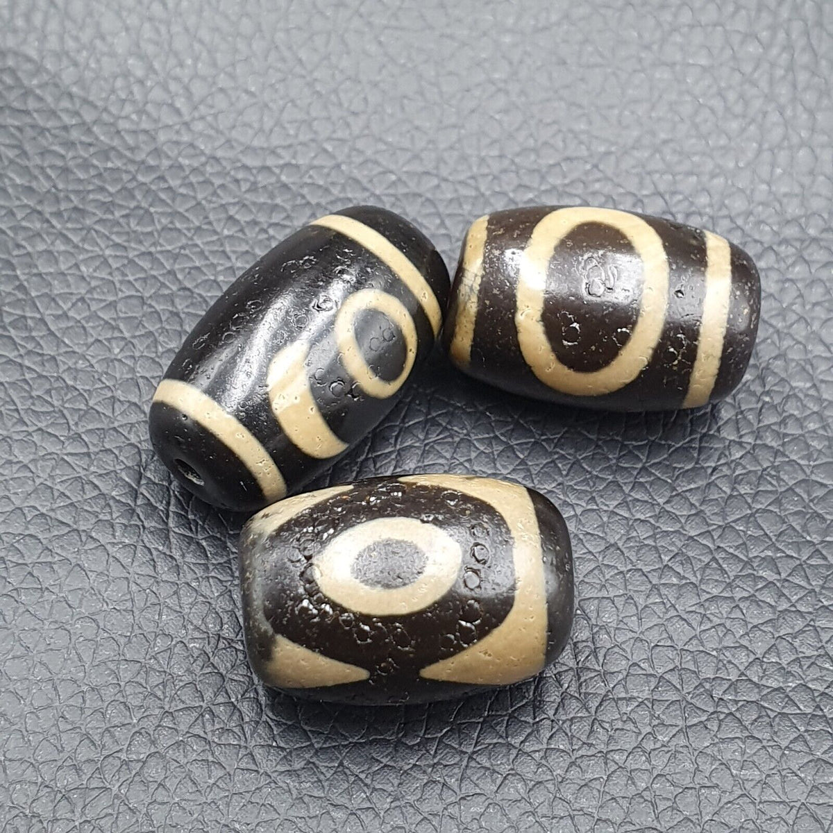 OTB- L3 Himalayan Indo Tibetan rare Patterns Dzi Amulet Lot 3 beads