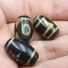 OTB- L3 Himalayan Indo Tibetan rare Patterns Dzi Amulet Lot 3 beads