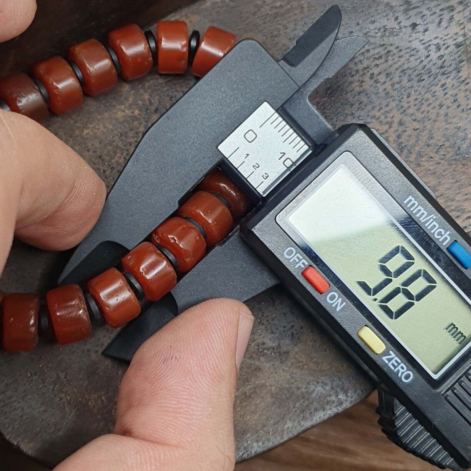 Antique Tire Shape Carnelian Agate 10mm Beads Bracelet BRGT-1