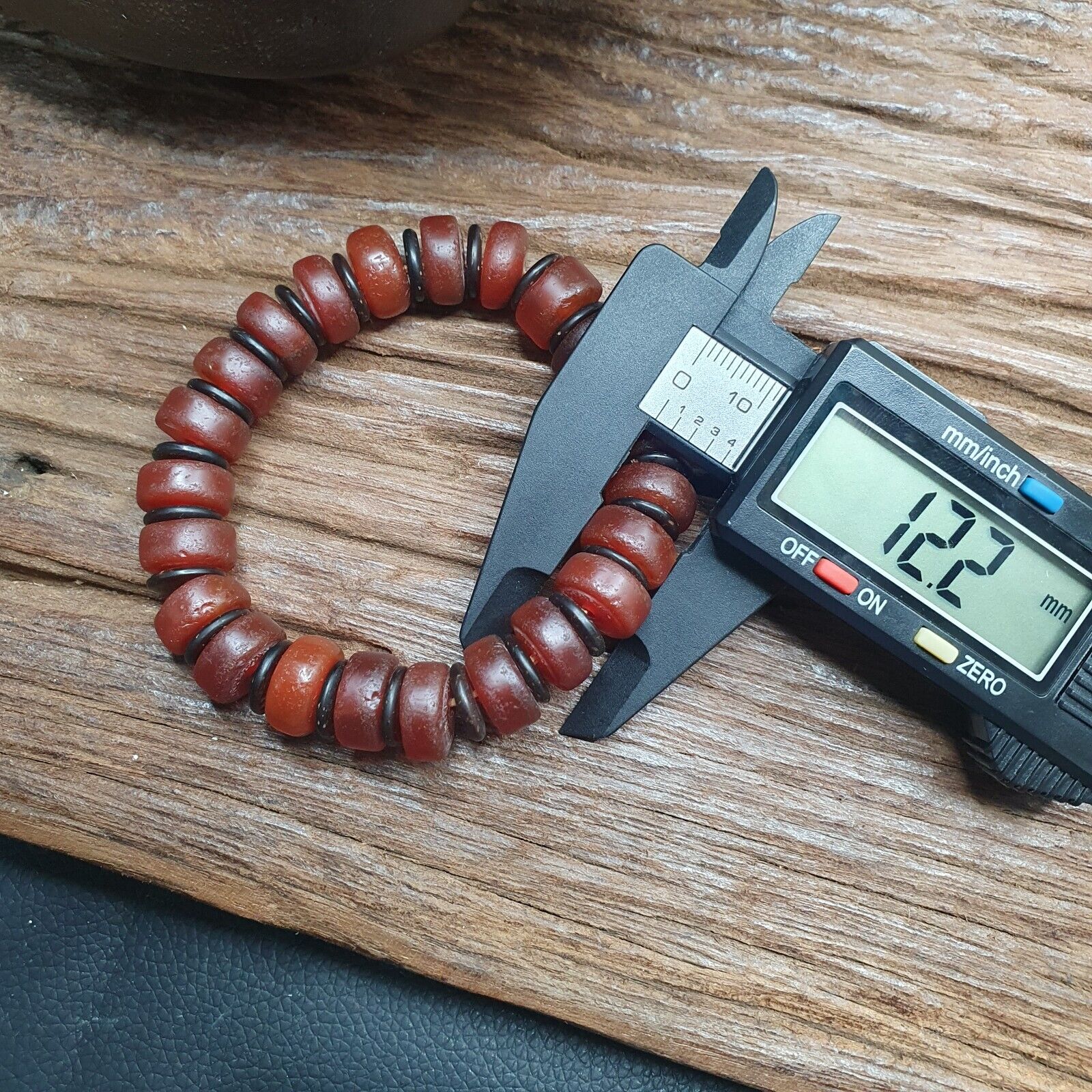 Amazing Antique Carnelian Red Agate 12mm Beads Bracelet BRGT-3