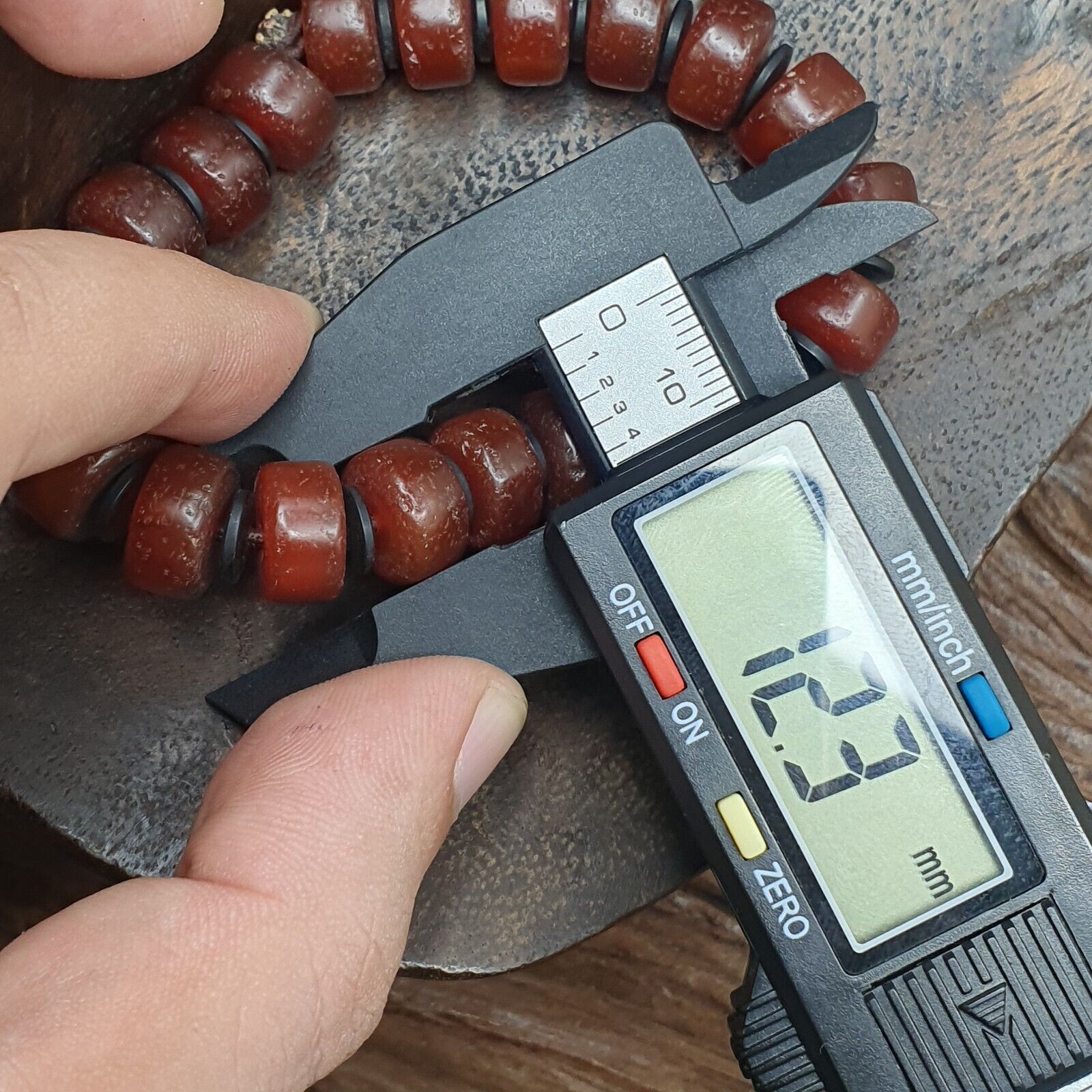 Antique Tire Shape Carnelian Agate 12mm Beads Bracelet BRGT-2
