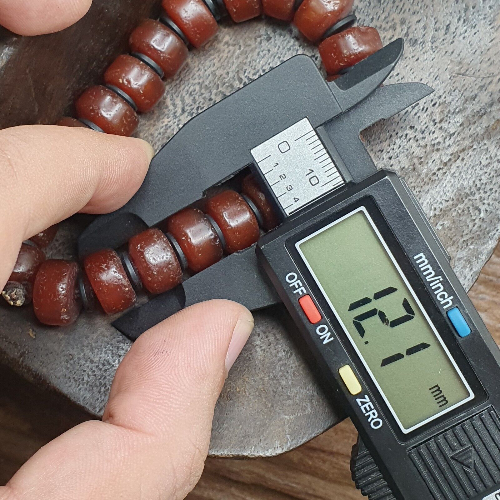 Antique Tire Shape Carnelian Agate 12mm Beads Bracelet BRGT-2
