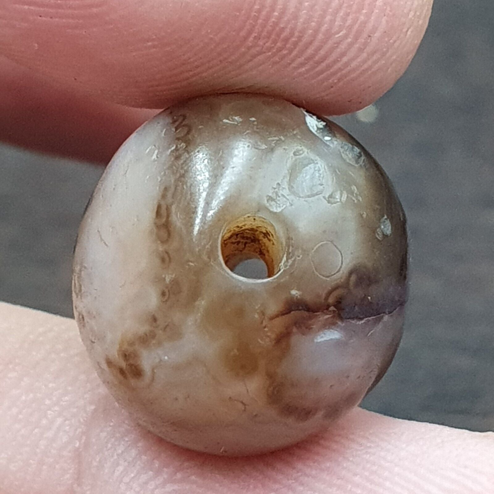Antique Tibetan Gray Agate Bead Natural Patterns Agate Amulet