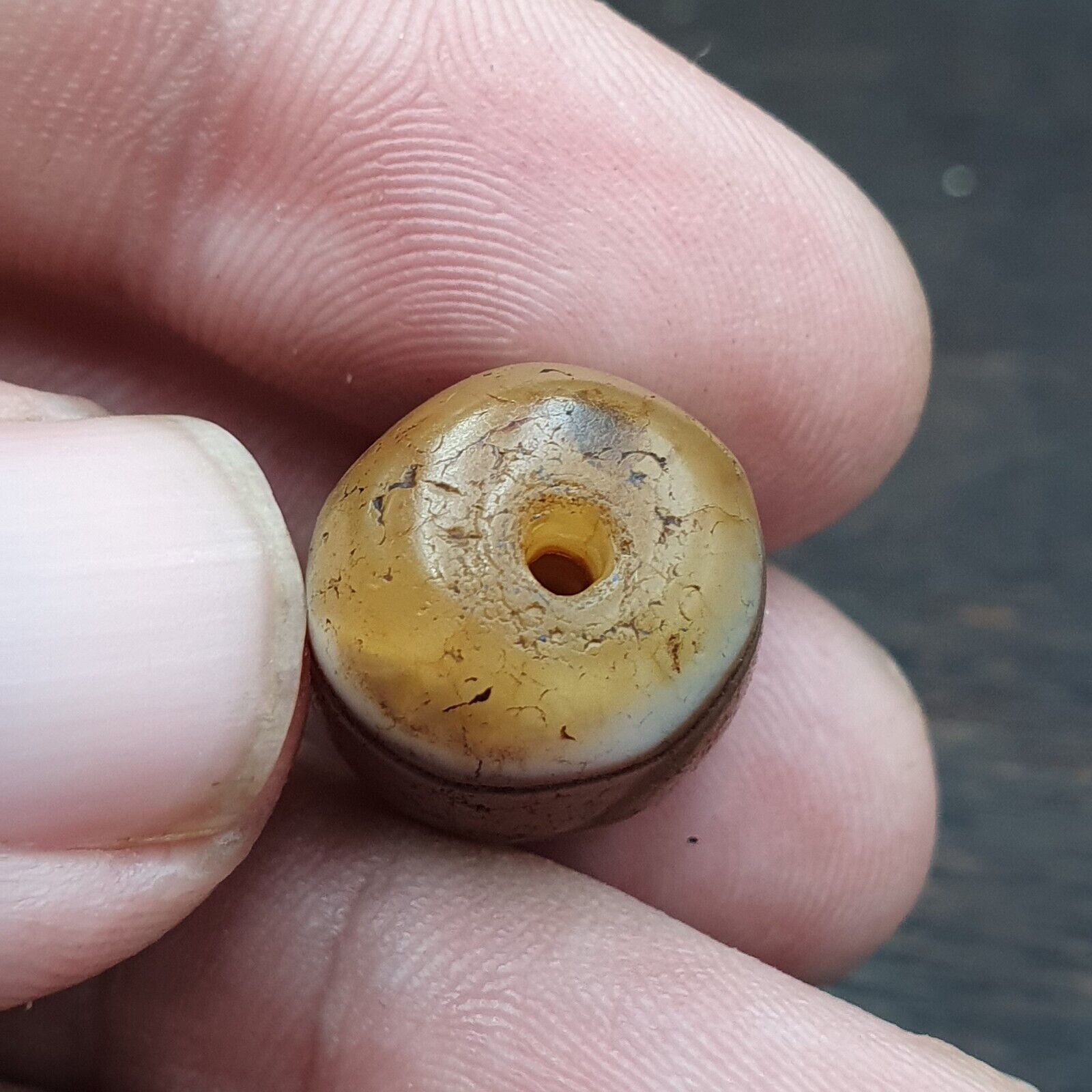 Antique Tibetan Agate Bead: A Rare Gem from the Past 21x15mm JNT-72