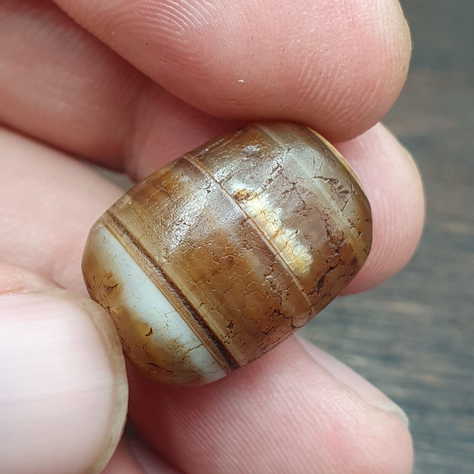 Antique Tibetan Agate Bead: A Rare Gem from the Past 21x15mm JNT-72