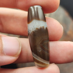 Vintage Old Yemeni Crystal in Agate Natural Eye Rare pattern Bead  YM-3