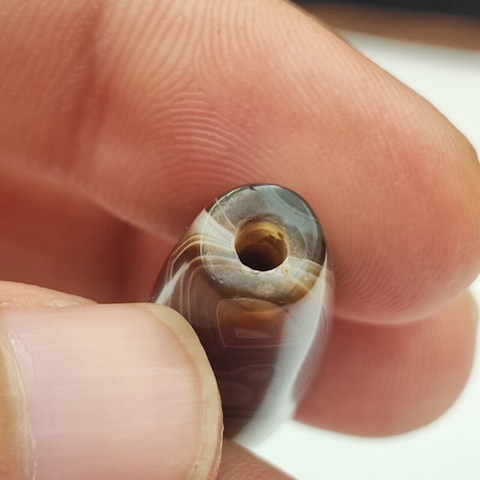 Vintage Old Yemeni Agate Natural Eye Rare pattern Banded Agate Bead  YM-2